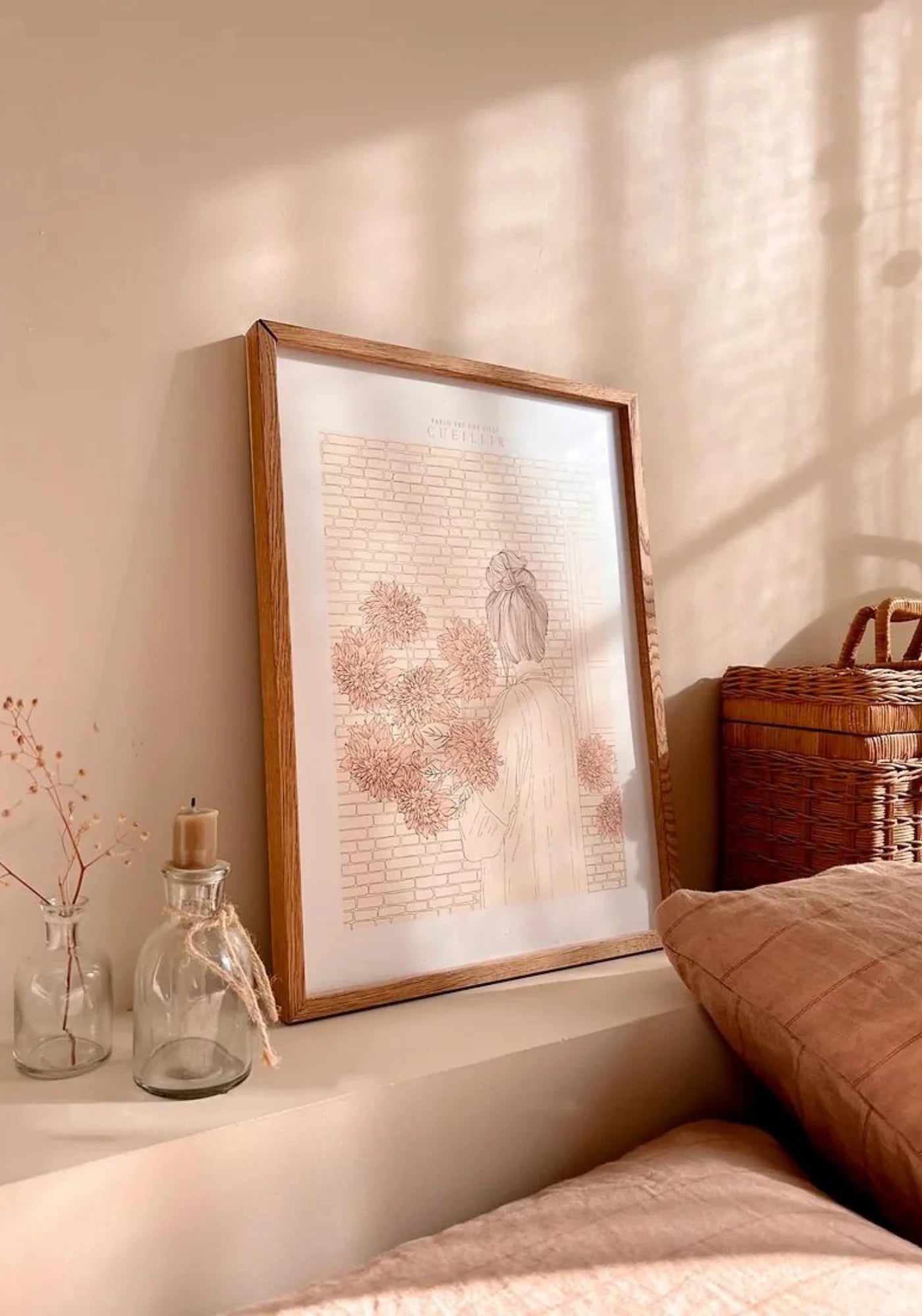 L'affiche Cueillir de chez Pablo est une fille posée sur une tête de lit