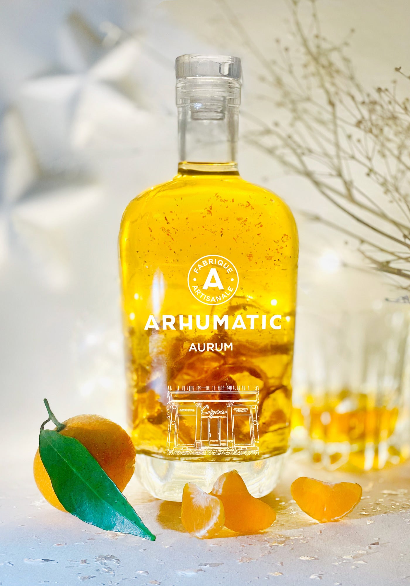 Le rhum arrangé Aurun mandarine de Sicile et paillettes d'or de chez Arhumatic en collaboration avec Cigoire