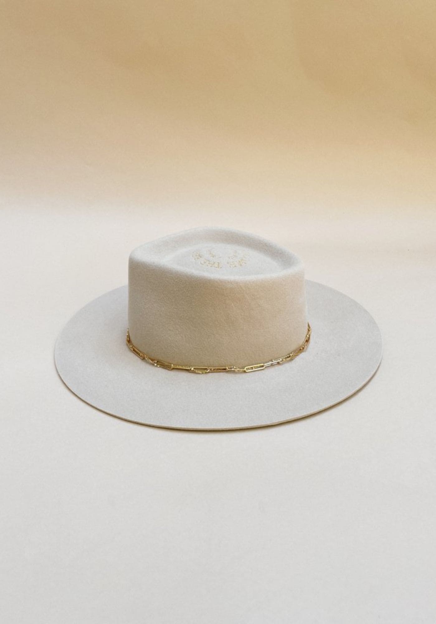 chapeau-laine-chaine-doree-janis-ivoire-beige-van-palma
