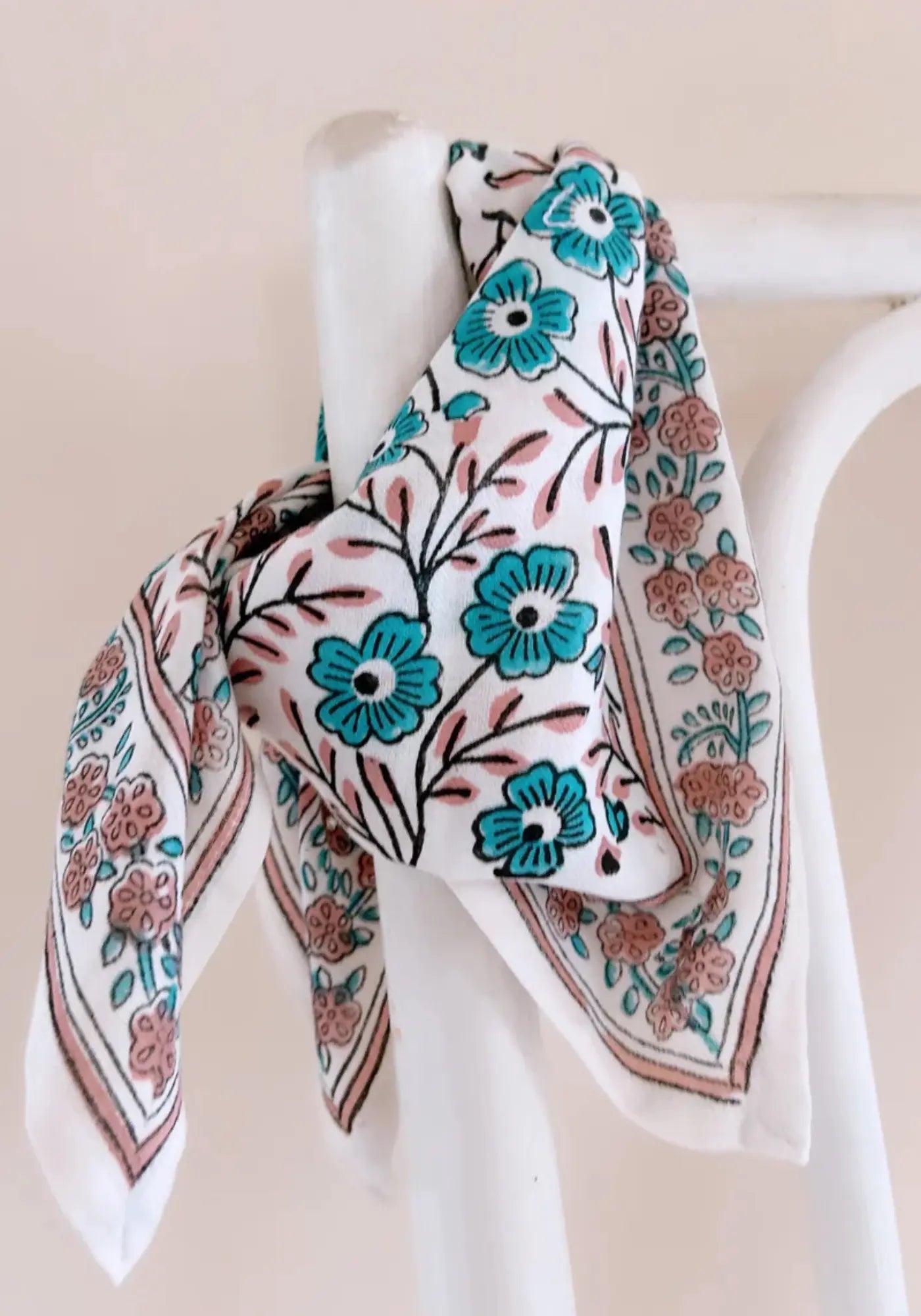 Le foulard delhi kids 50cm aqua de chez So Family