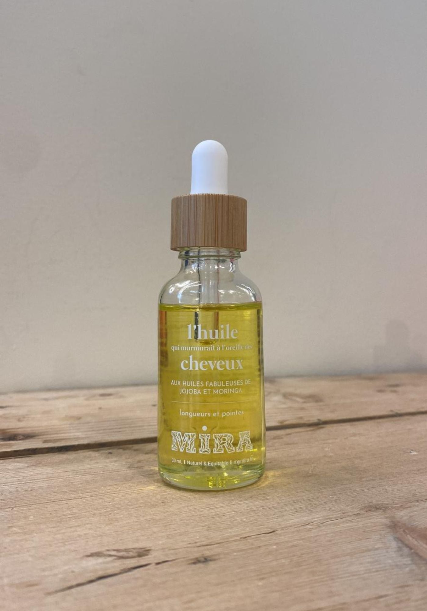 Flacon de 30 ml de l'huile pour cheveux de chez Mira