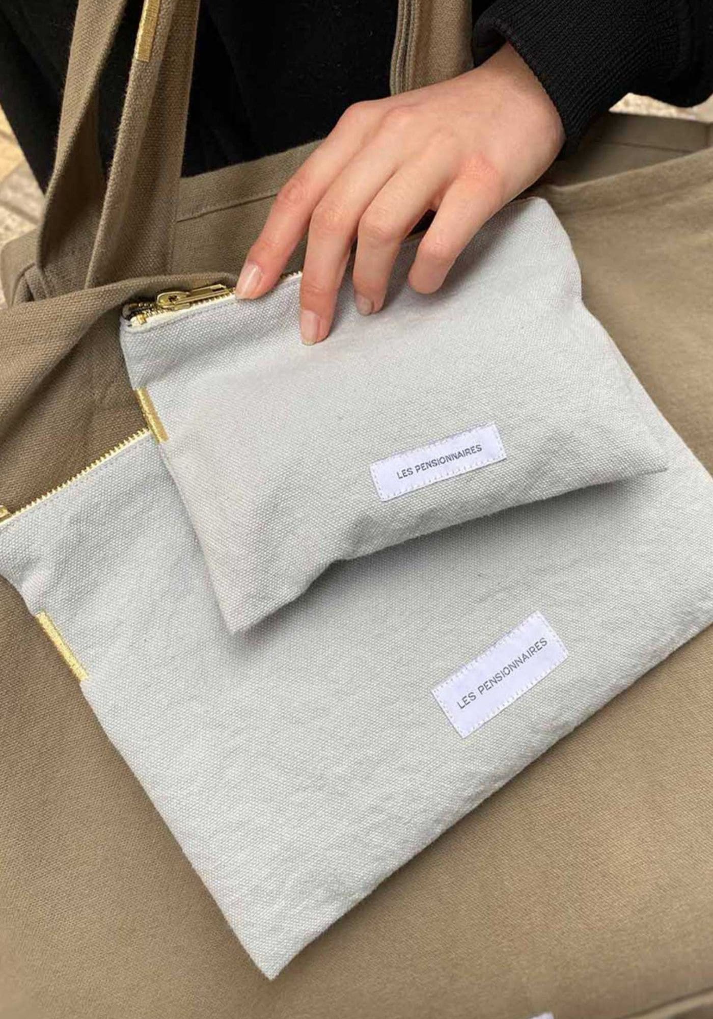 les-pensionnaires-grande-pochette-en-toile