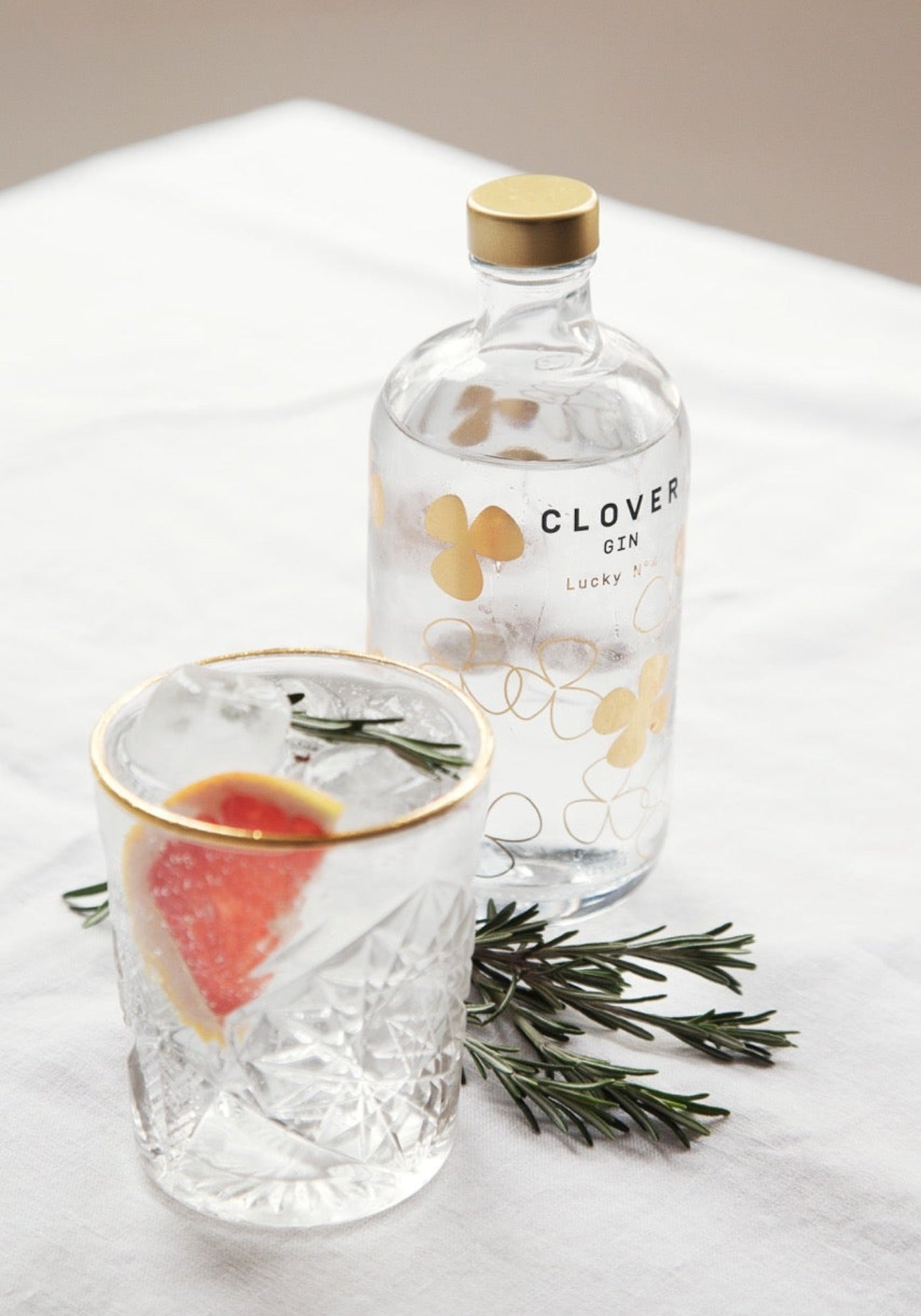 Le verre Hobstar de chez Clover Gin avec le Gin Lucky n°4
