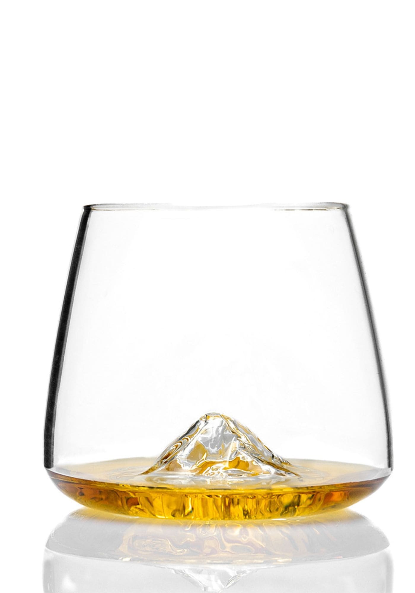 Verre topographic Mont Matterhorn de chez Alaskan Maker avec du whisky