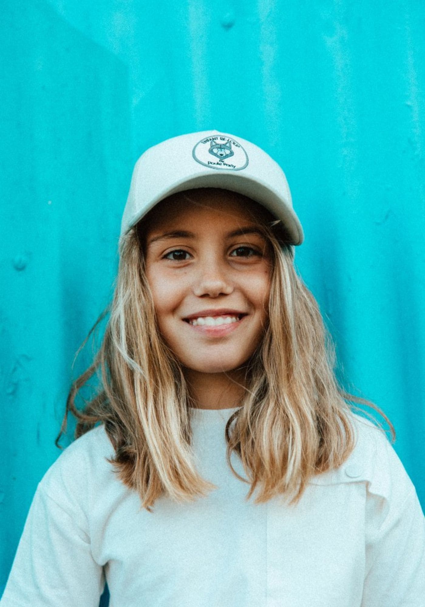 poule-party-casquette-loup-cigoire