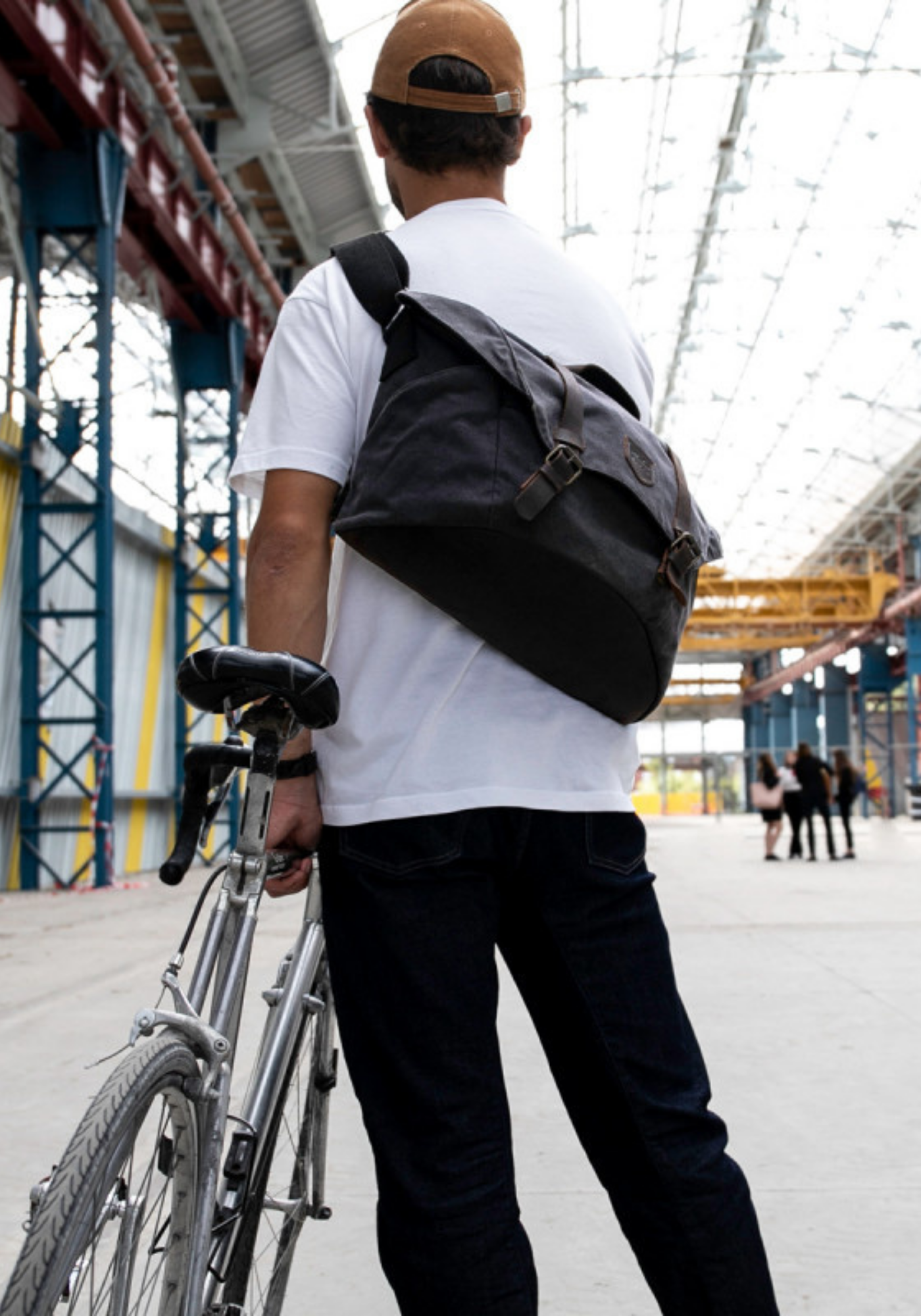 sac-messenger-porte-epaule-dos-noir