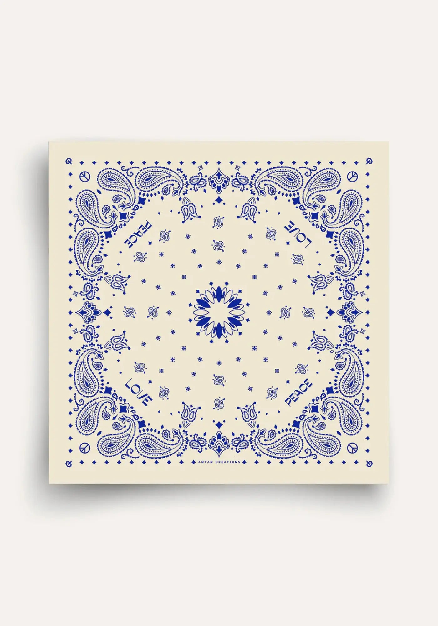 Le bandana laine 100 antique white blue de chez Antan Créations