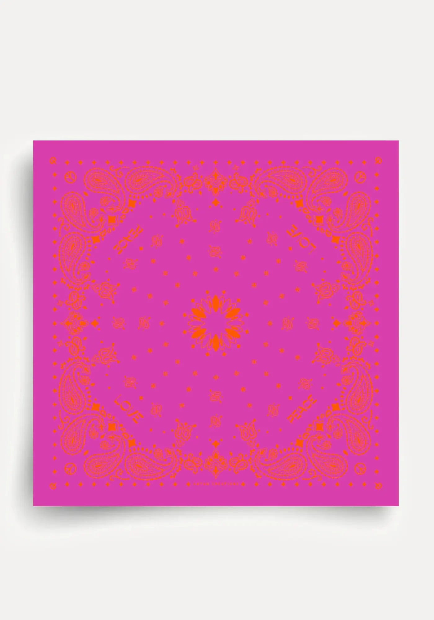 Le bandana silk 70 pink paprika de chez Antan Créations