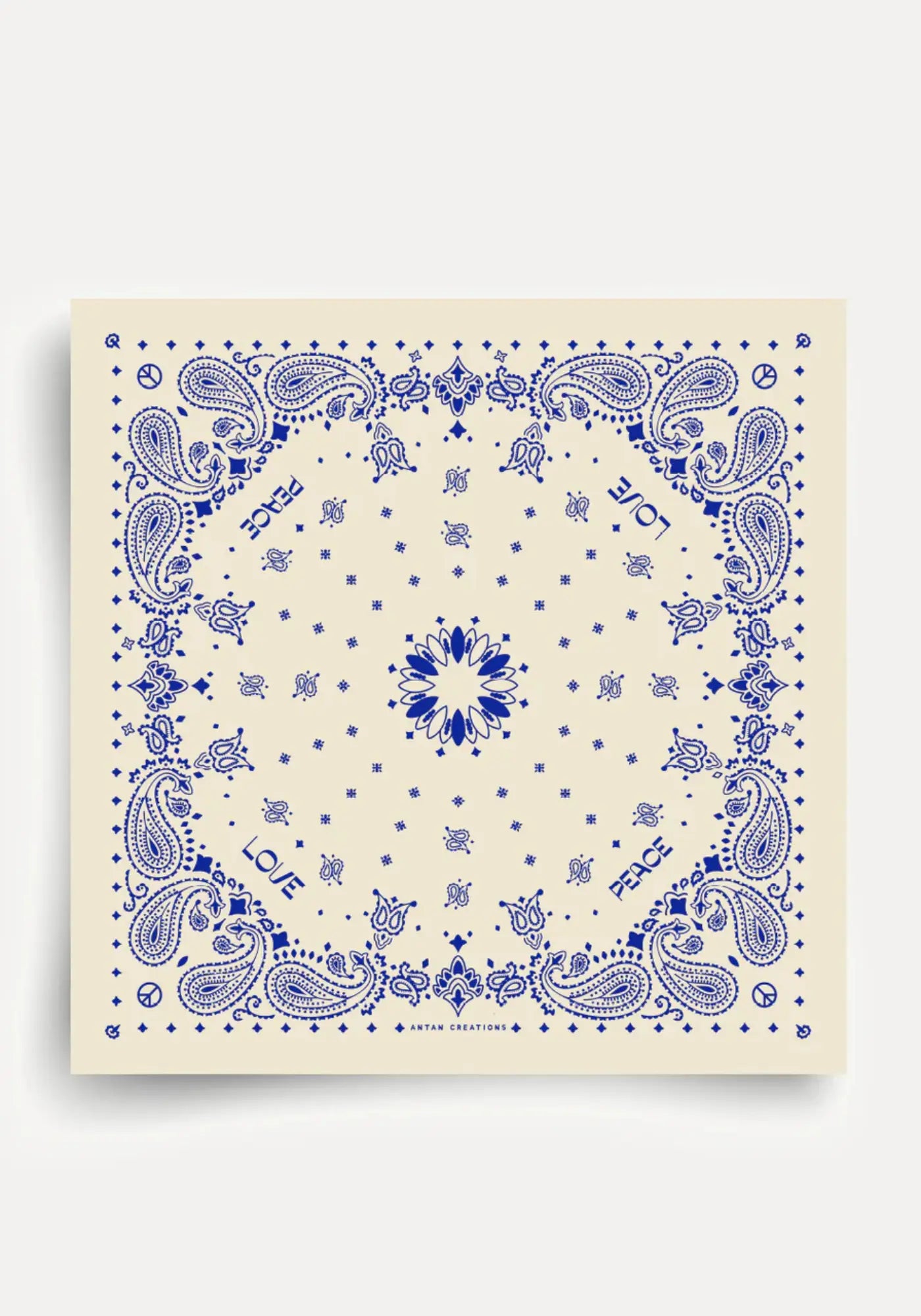 Le bandana silk 70 white de chez Antan Créations