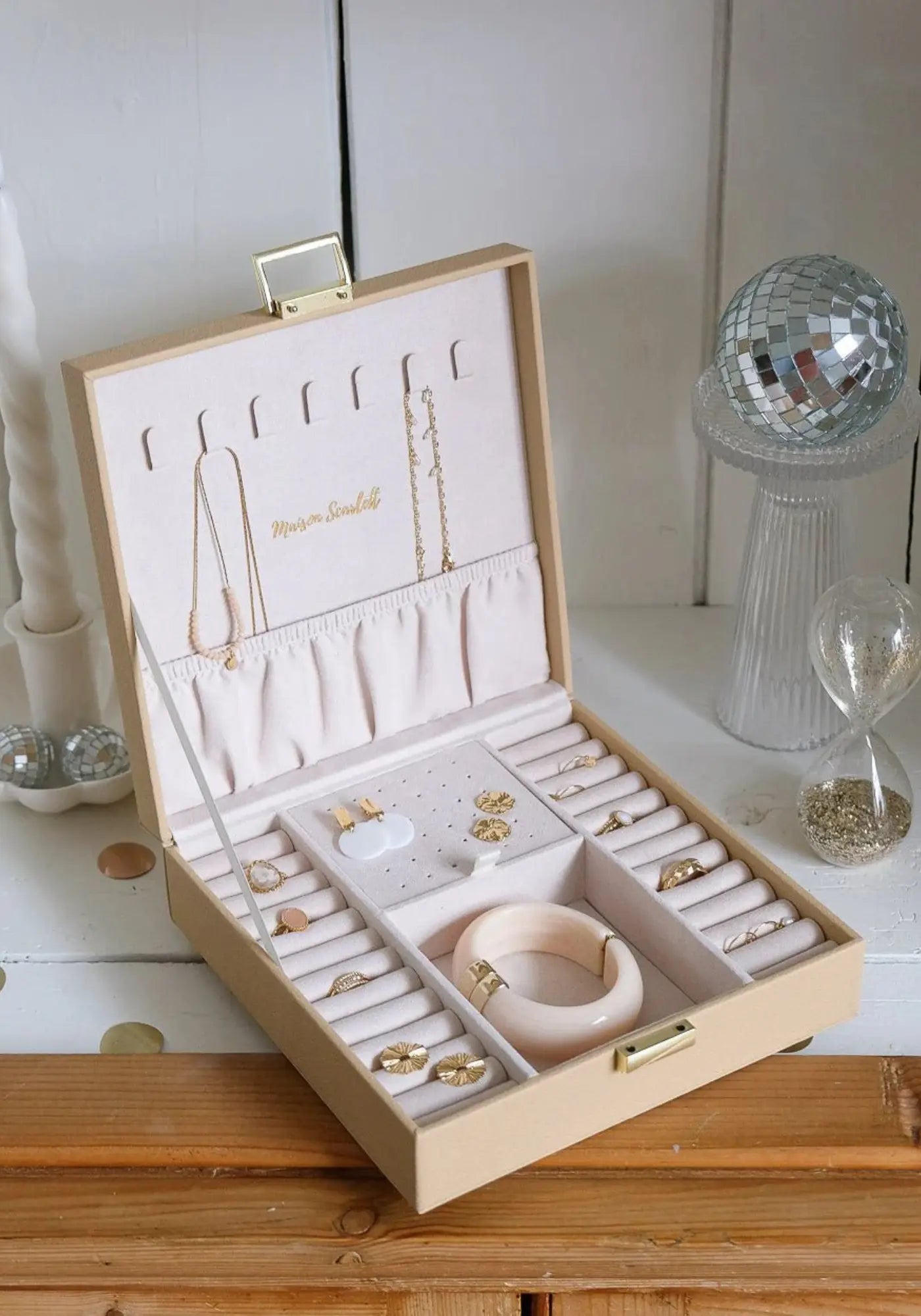 La boite à bijoux Anne PU beige de chez Maison Scarlett