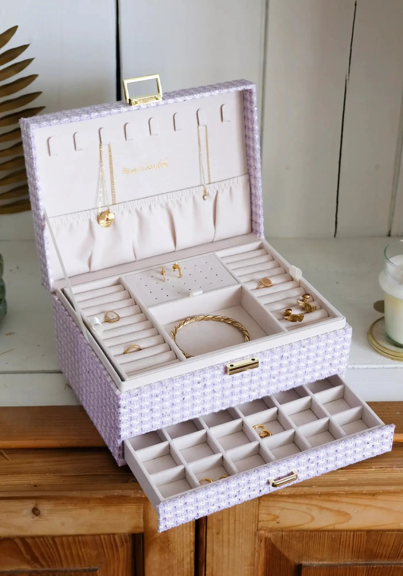 La boite à bijoux Denise pied de poule violet de chez Maison Scarlett