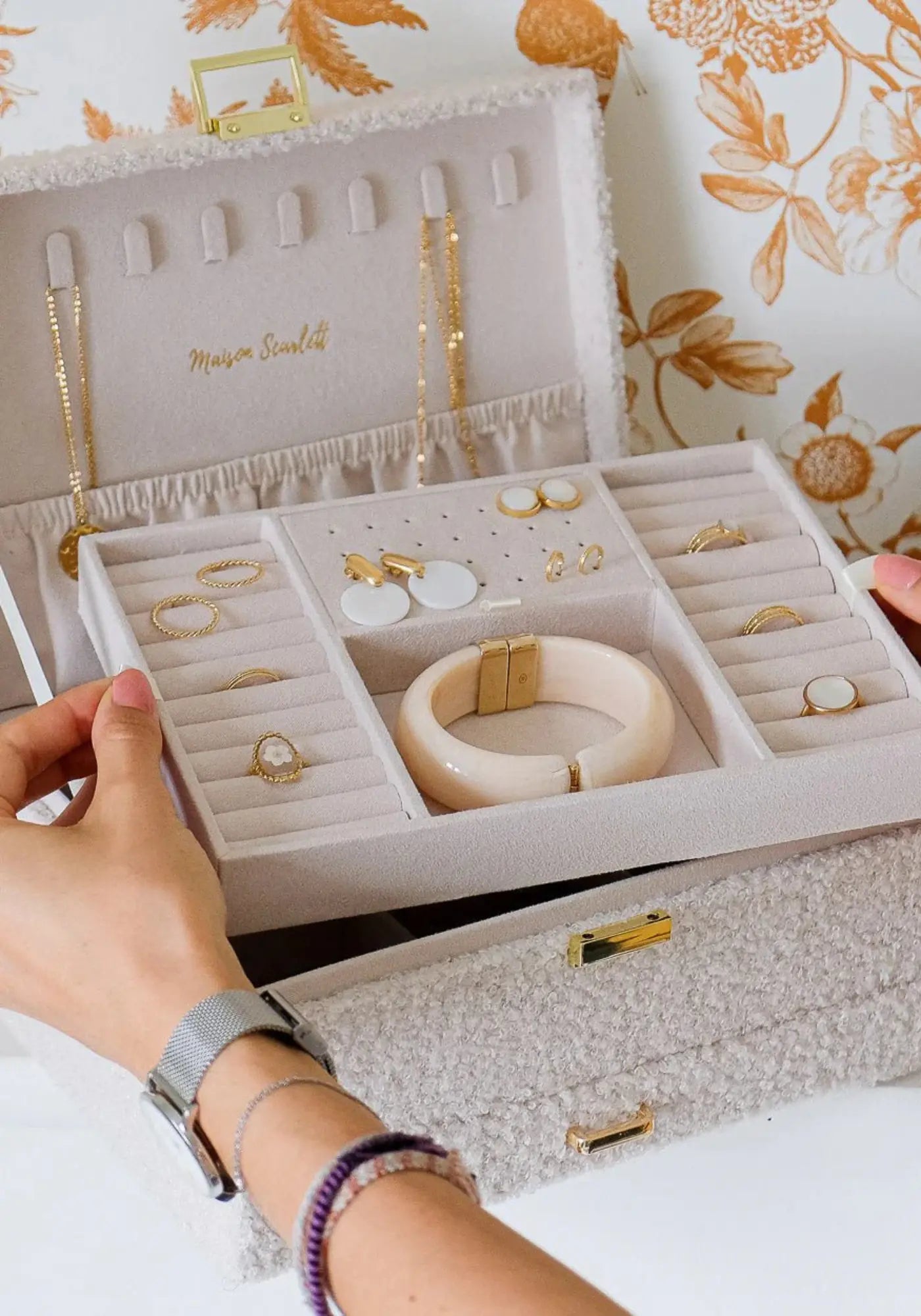 La boîte à bijoux Denise teddy blanc de chez Maison Scarlett