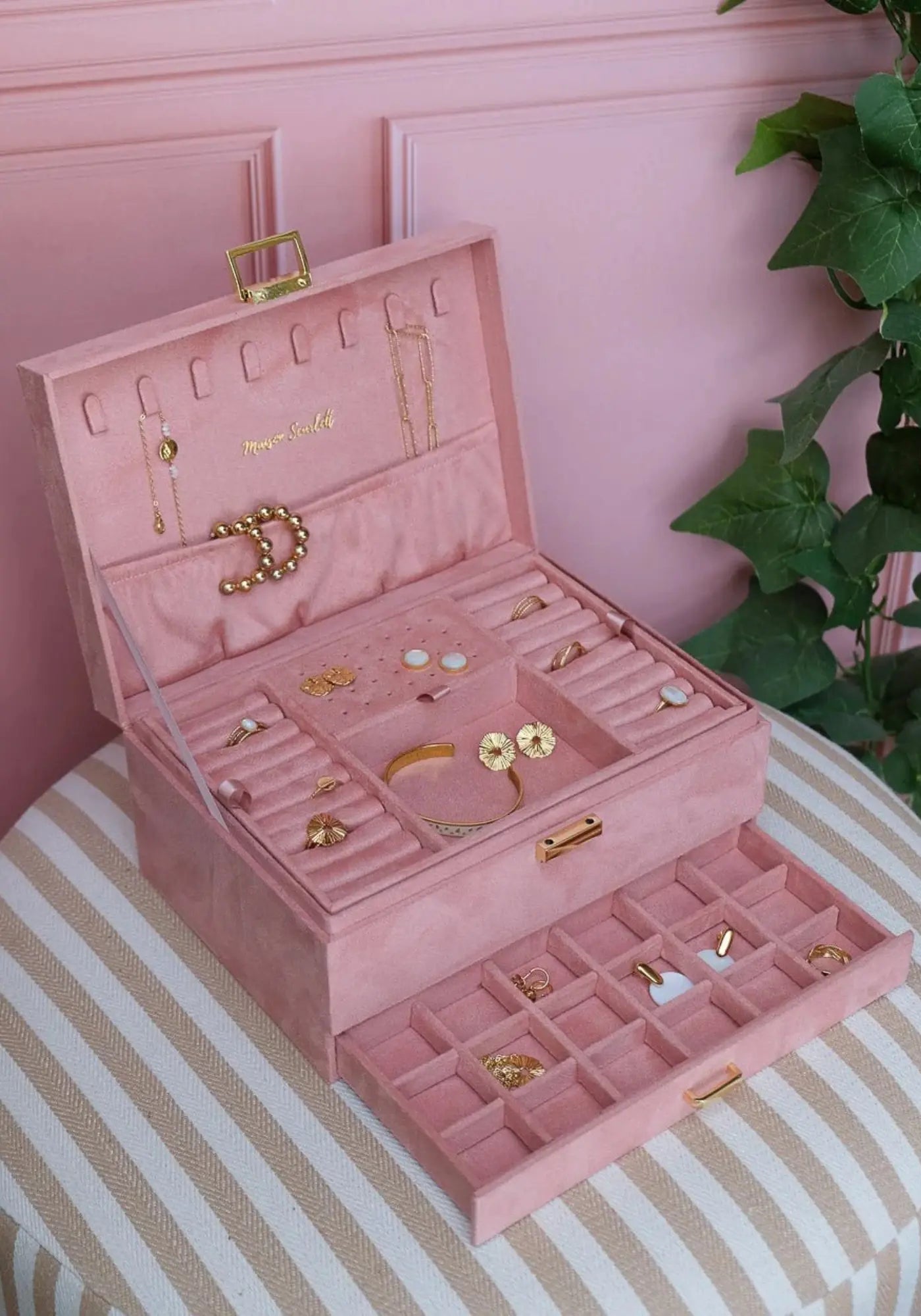 La boite à bijoux Denise velours rose de chez Maison Scarlett