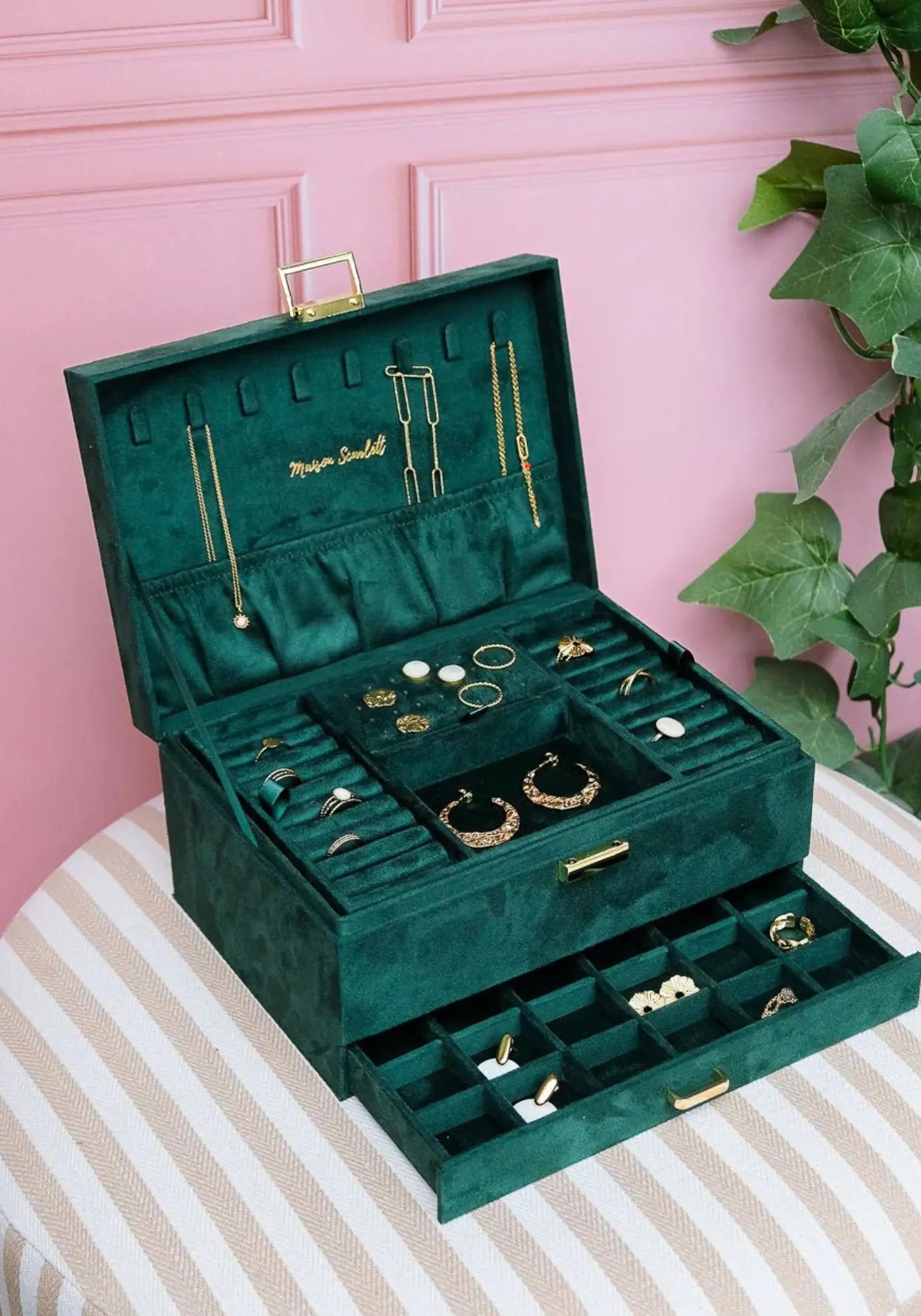 La boîte à bijoux Denise velours vert de chez Maison Scarlett