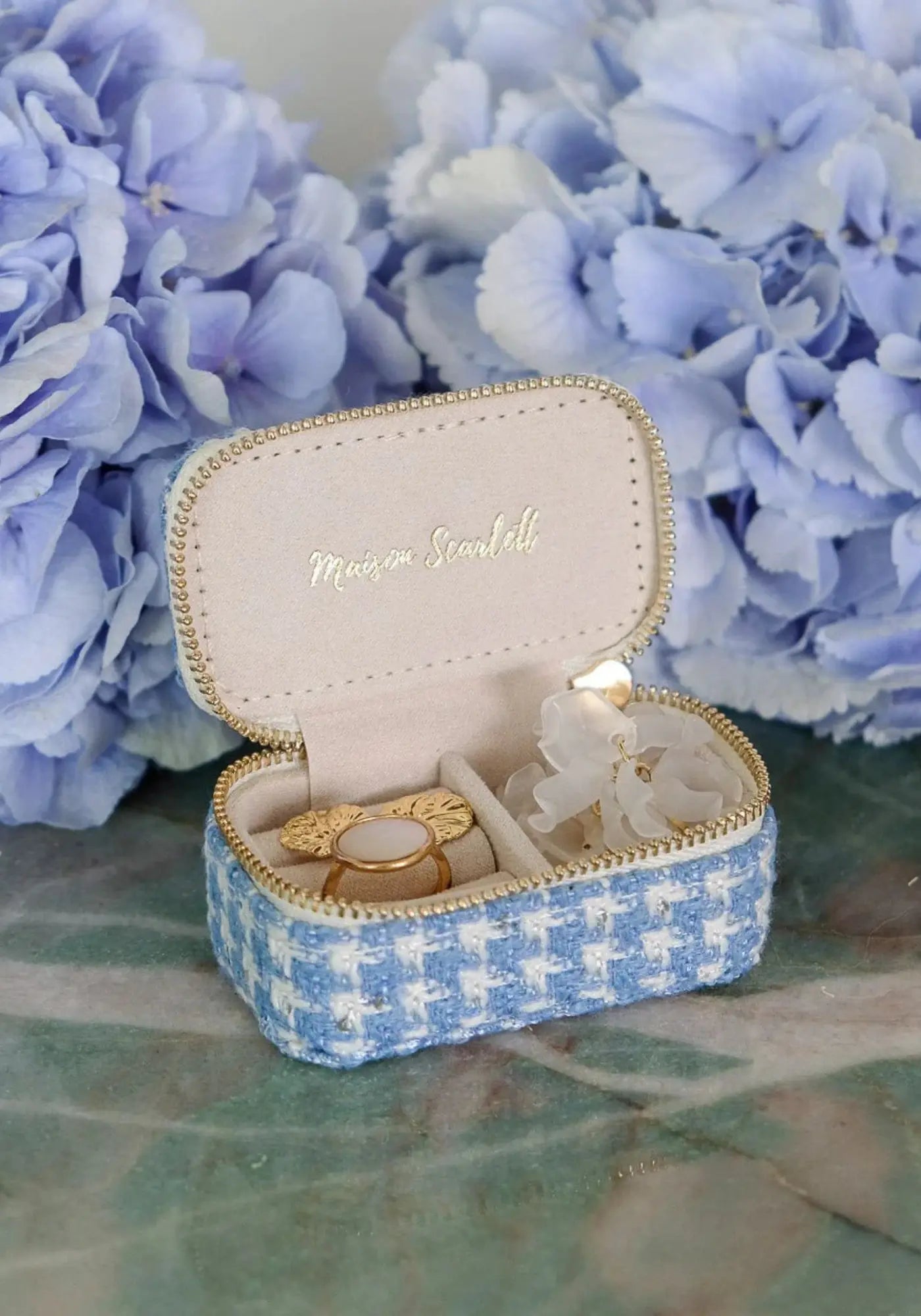 La boite à bijoux Marie pied de poule bleu de chez Maison Scarlett