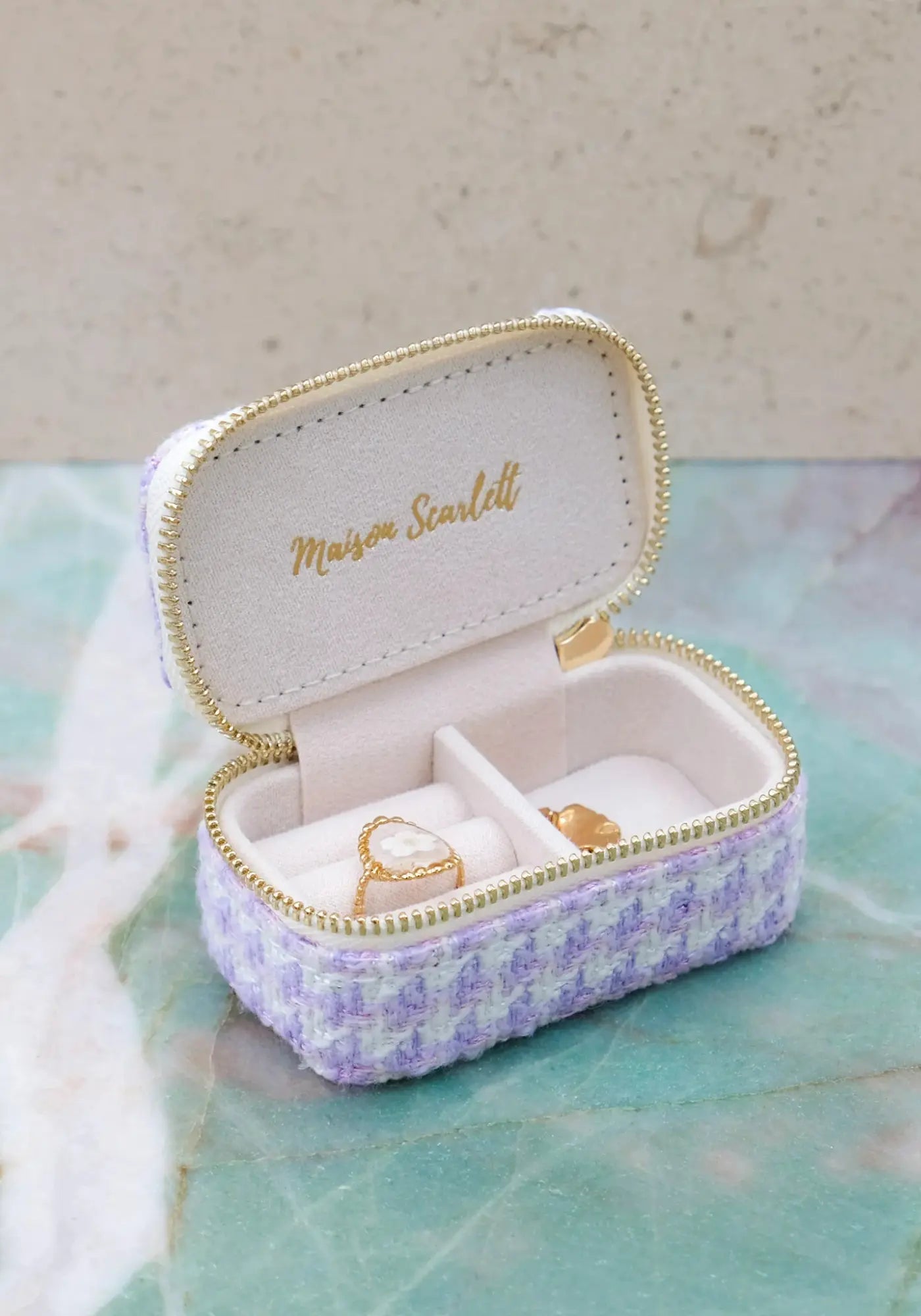 La boite à bijoux Marie pied de poule violet de chez Maison Scarlett