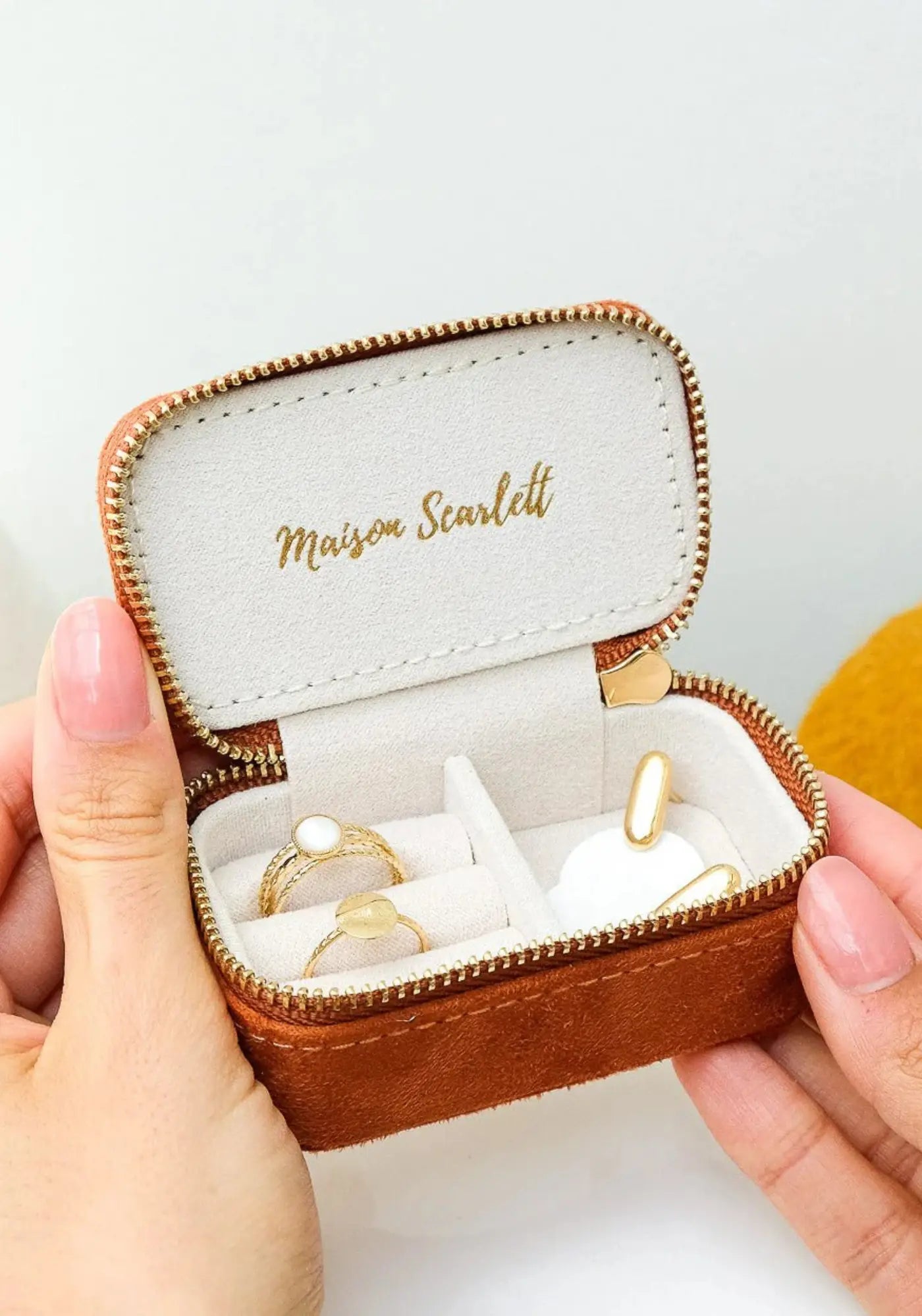 La boite à bijoux Marie velours camel de chez Maison Scarlett
