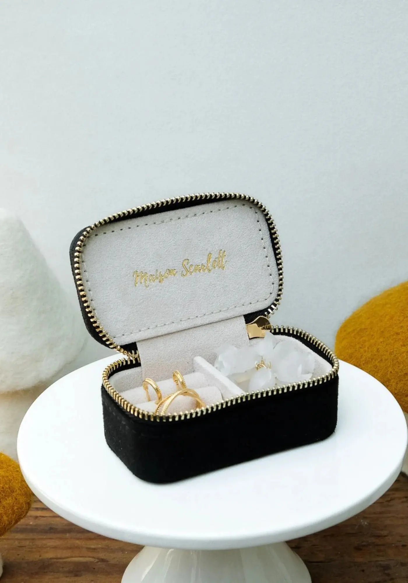 La boite à bijoux Marie velours noir de chez Maison Scarlett