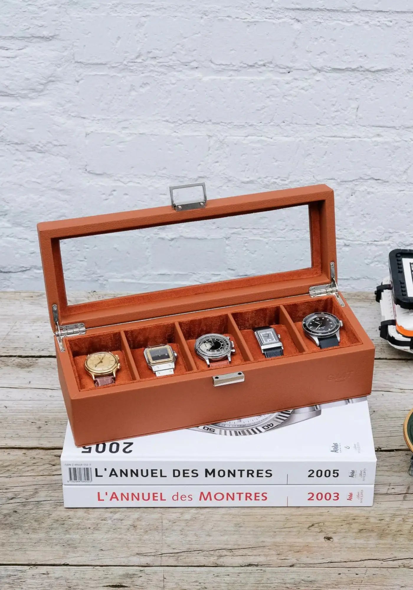 La boite à montres Jean 5 emplacements camel de chez Maison Scarlett
