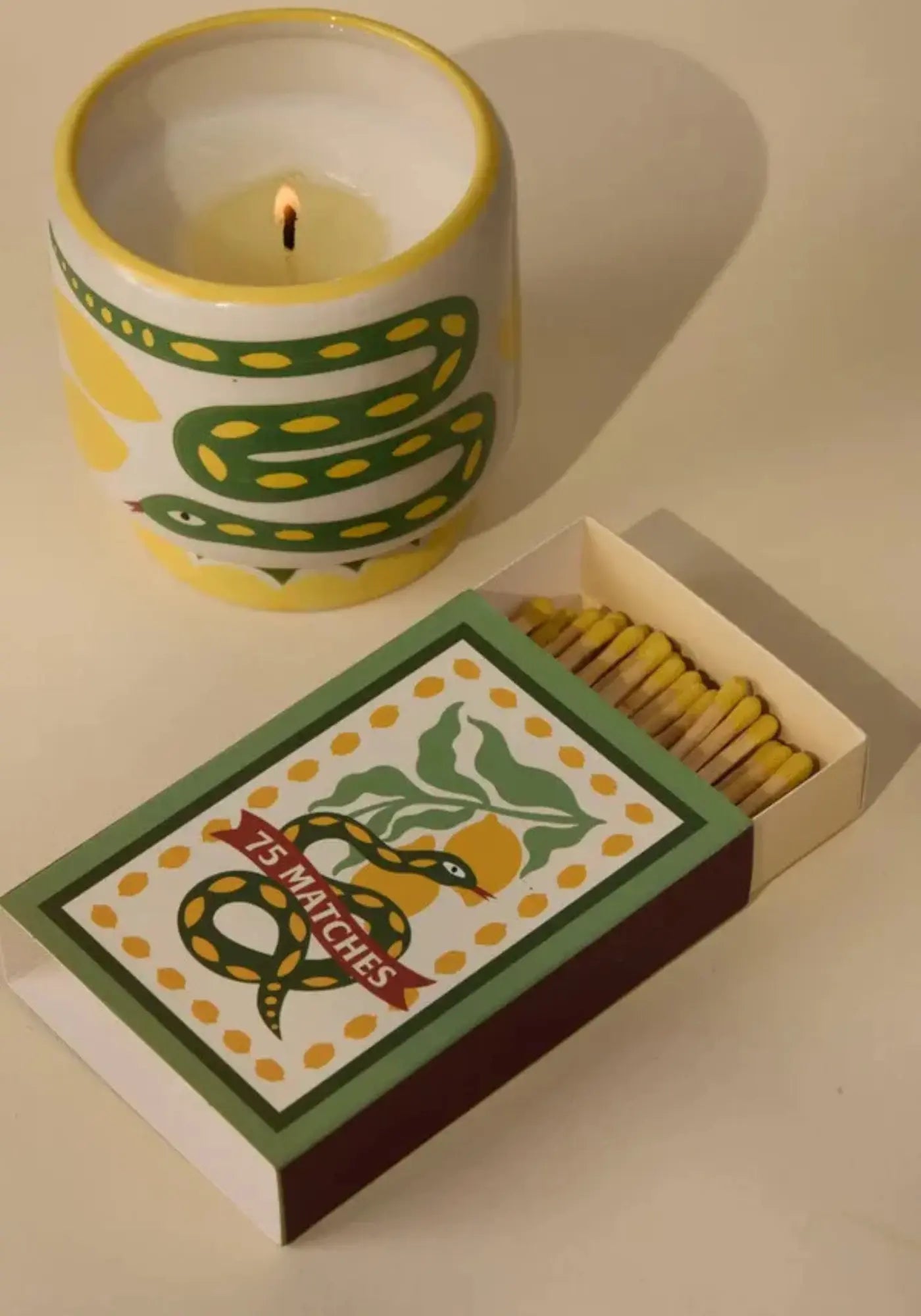 La boite d'allumettes serpent de chez Paddywax