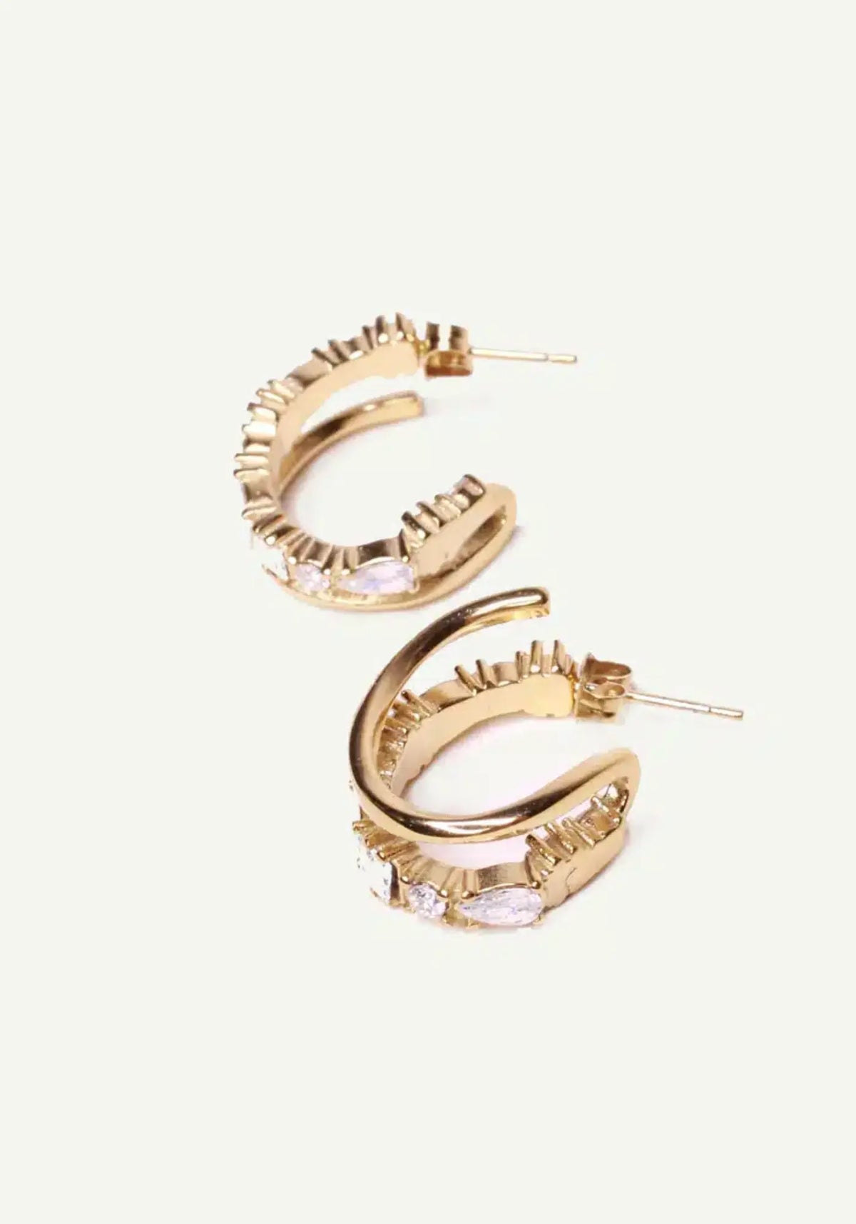 Les boucles d'oreilles Chirara de chez Caprice Paris