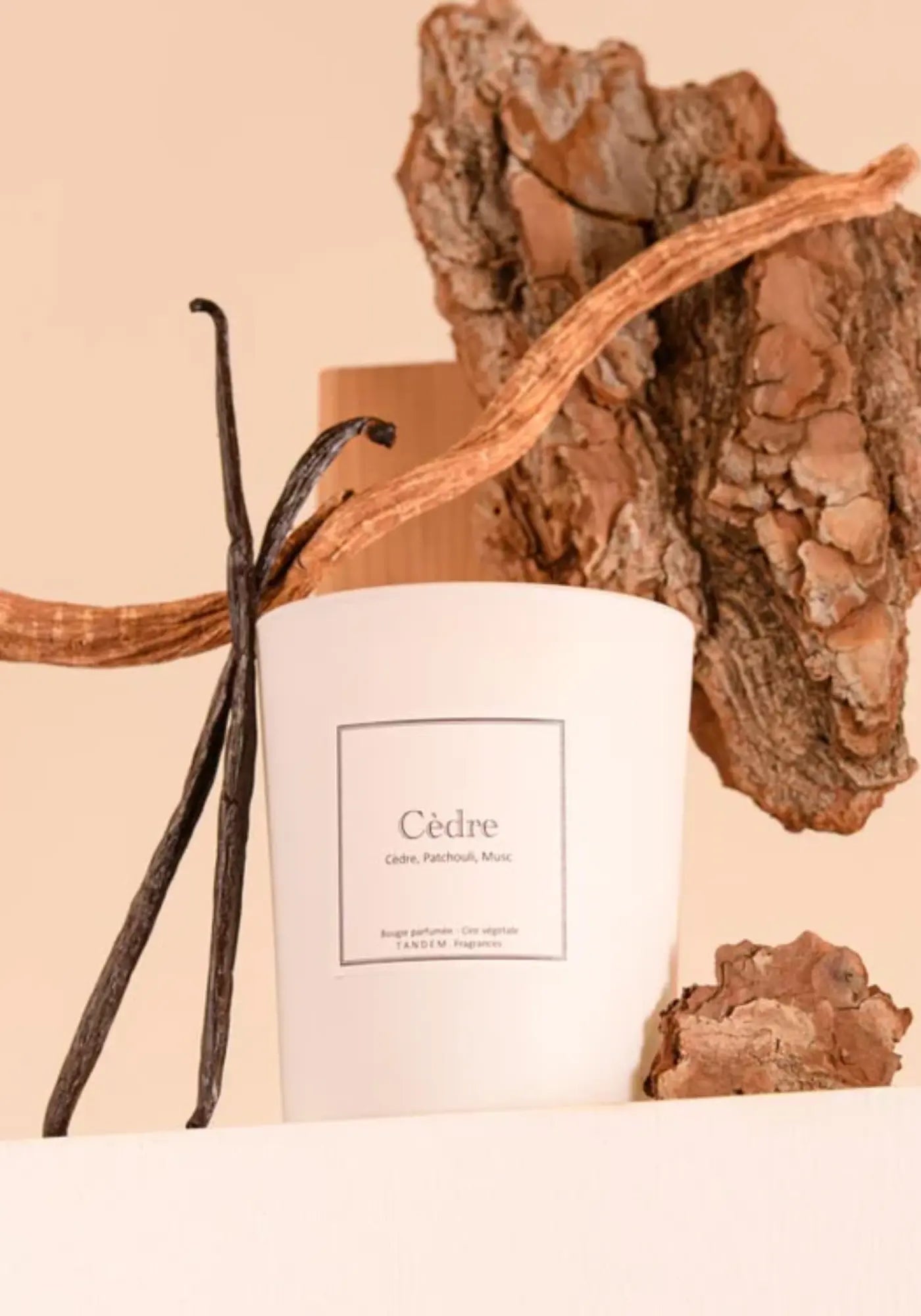 La bougie 180g Cèdre de chez Tandem Fragrances