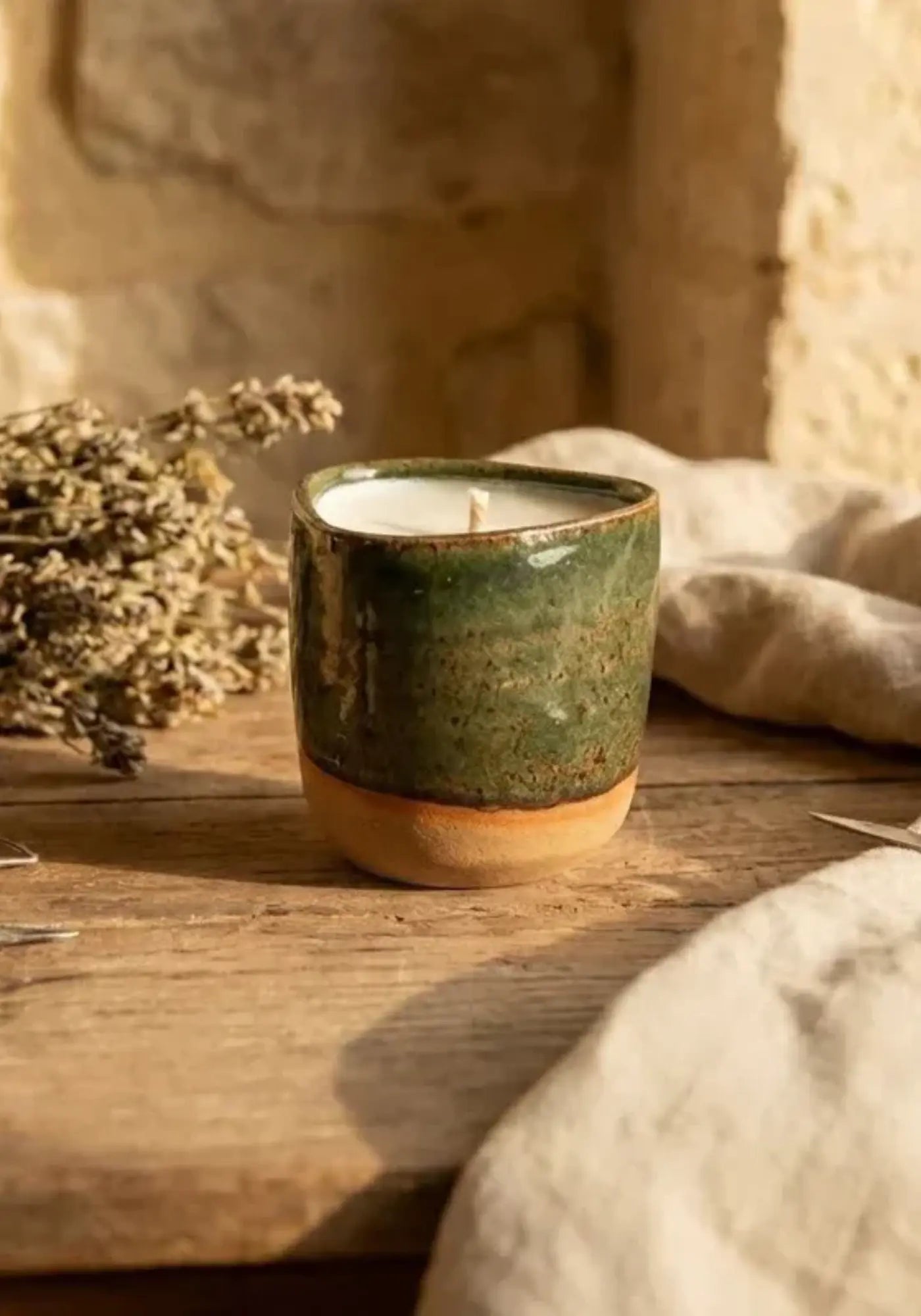 La bougie écorse du ventoux 90g de chez Maison Tassan