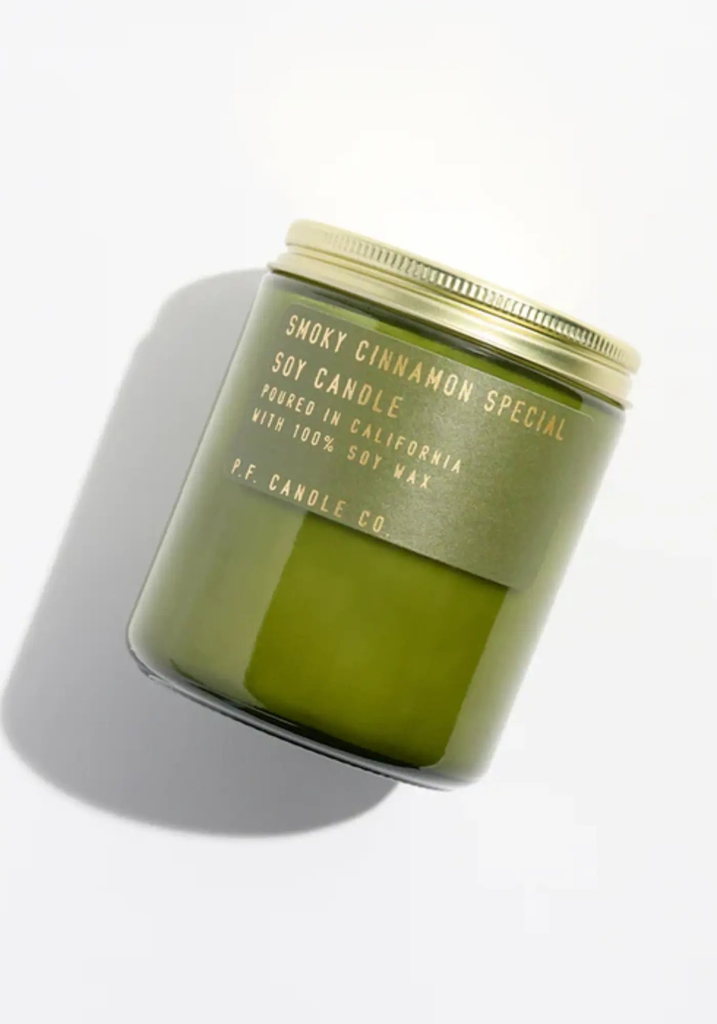 La bougie spéciale hiver smoky cinnamon de chez PF CANDLE