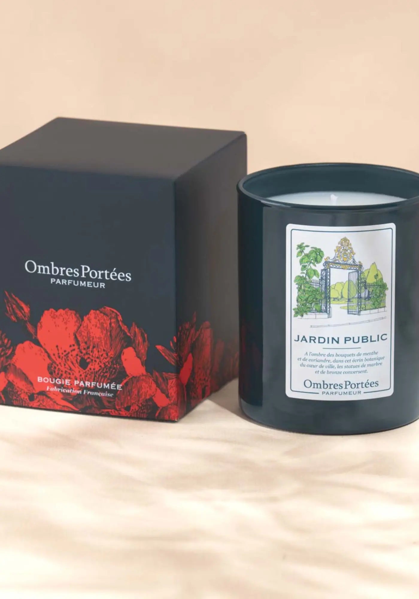 Le packaging de la bougie parfumée Bordelaise Jardin Public de chez Ombres Portées