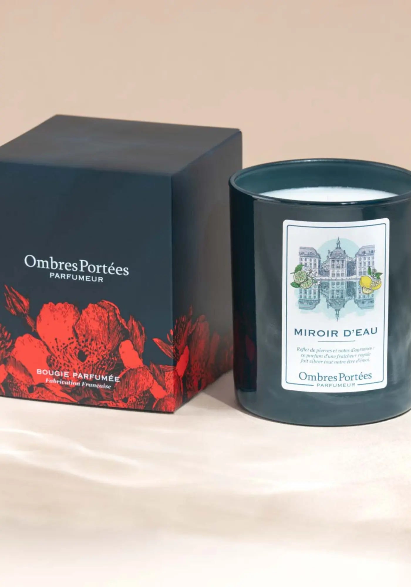 Le packaging de la bougie parfumée Bordelaise Miroir d'eau de chez Ombres Portées