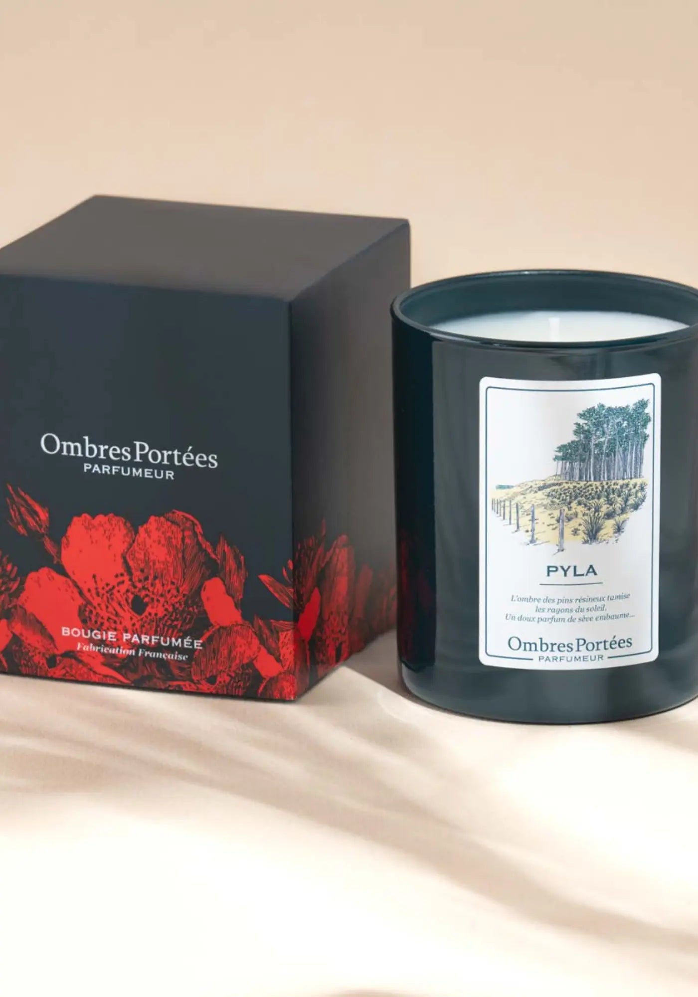 Le packaging de la bougie parfumée Bordelaise Pyla de chez Ombres Portées