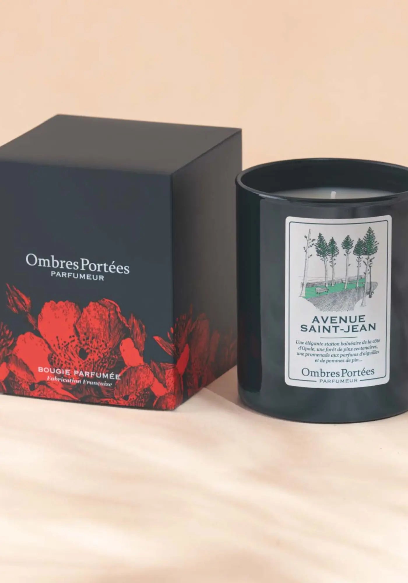 Le packaging de la bougie parfumée Lilloise Avenue Saint Jean de chez Ombres Portées