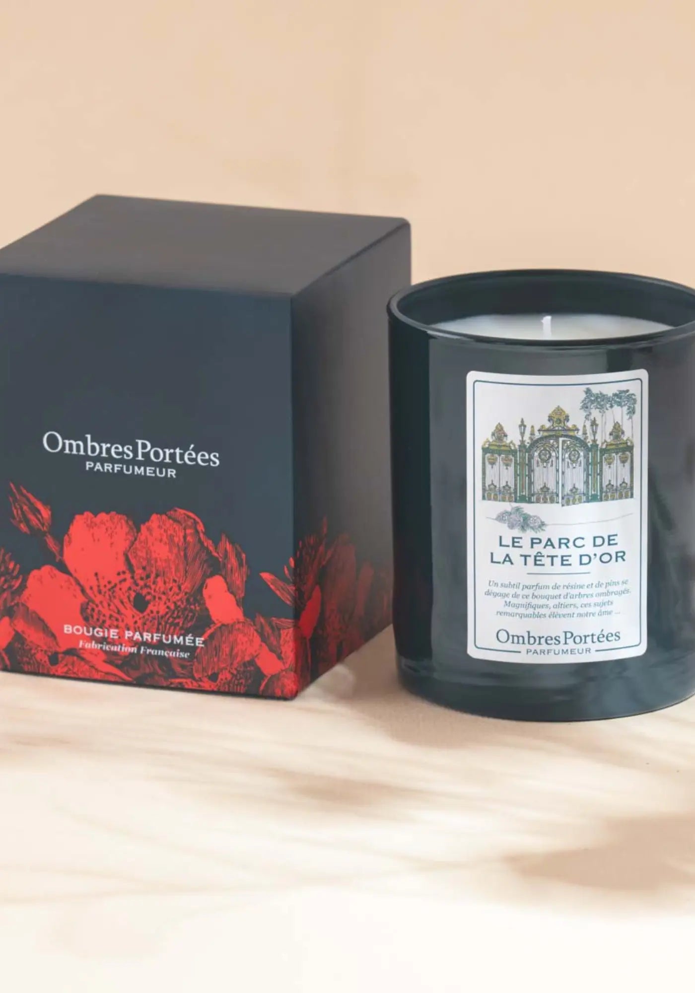 Le packaging de la bougie parfumée Lyonnaise Le Parc de la Tête D'or de chez Ombres Portées