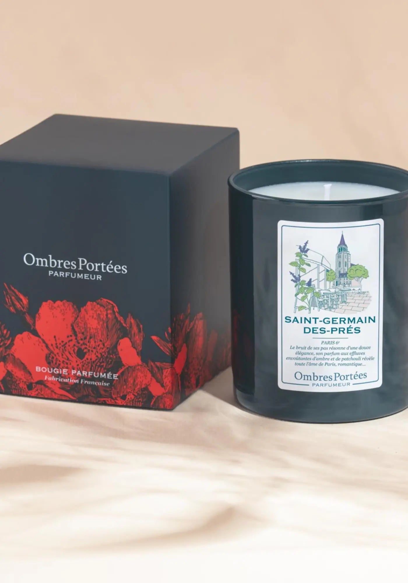 Le packaging de la bougie parfumée Parisienne Saint-Germain-Des-Prés de chez Ombres Portées