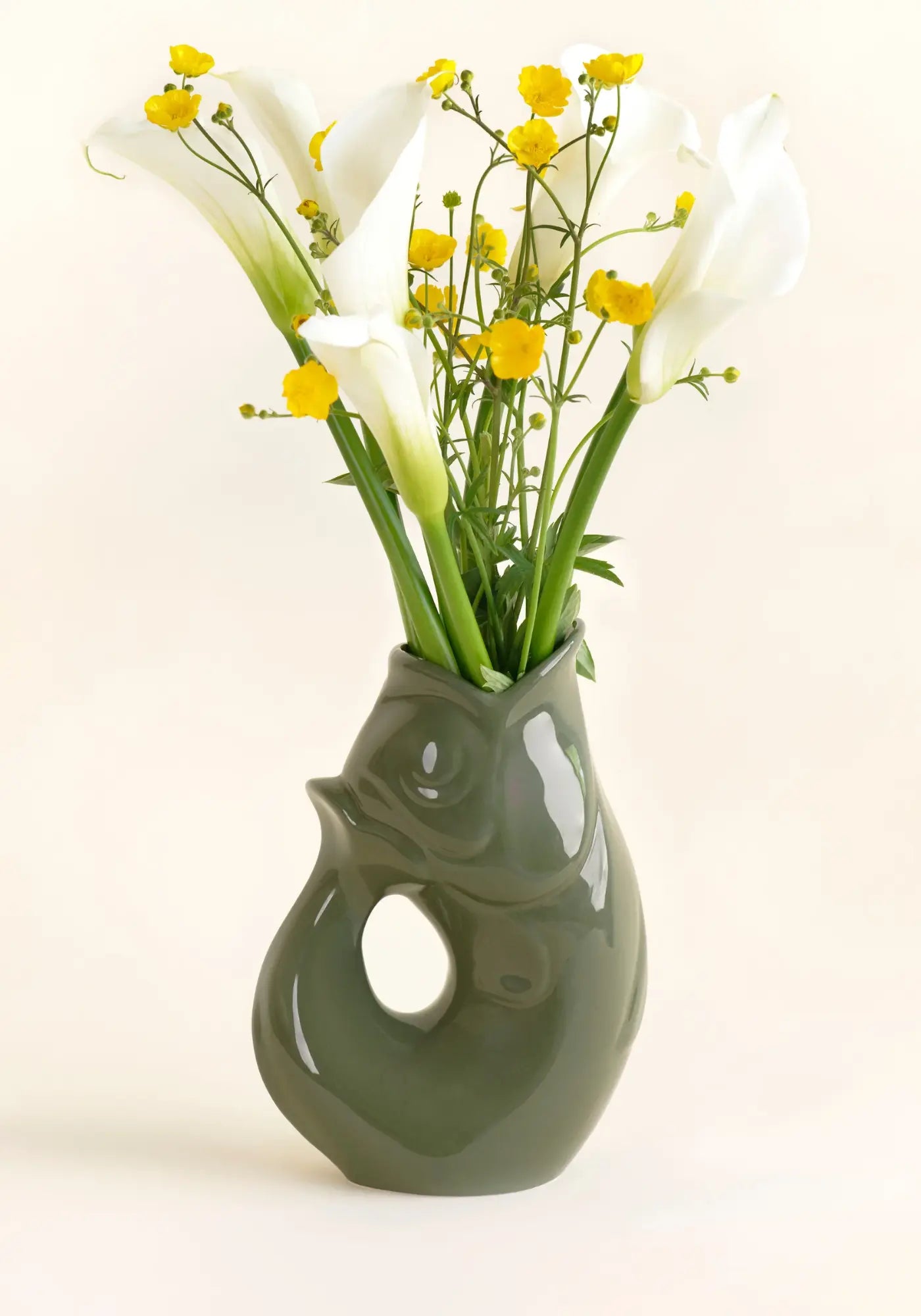 La carafe GlouGlou kaki brillant de chez Charolles