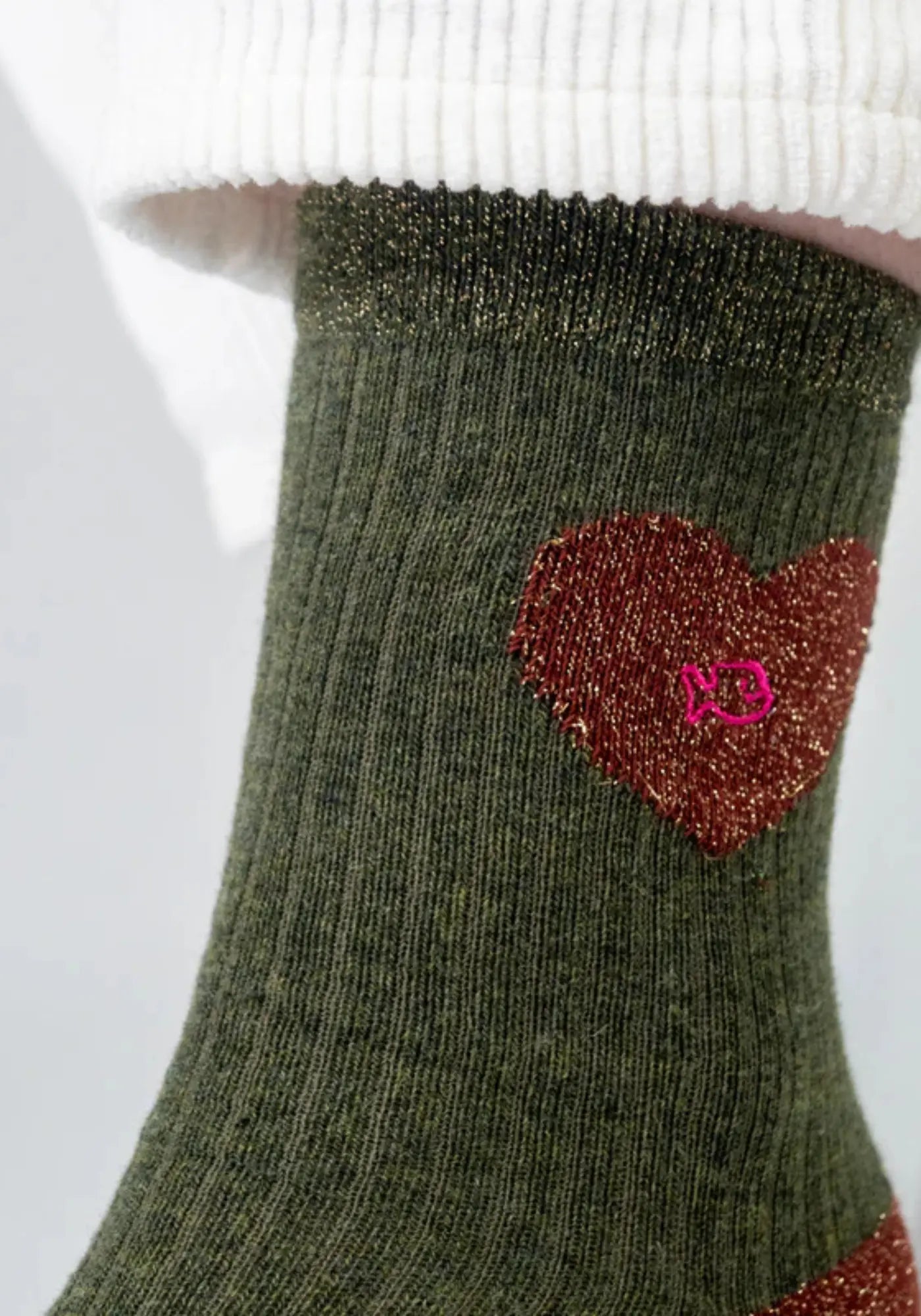 Zoom sur les chaussettes en coton peigné vert foncé de chez BillyBelt 