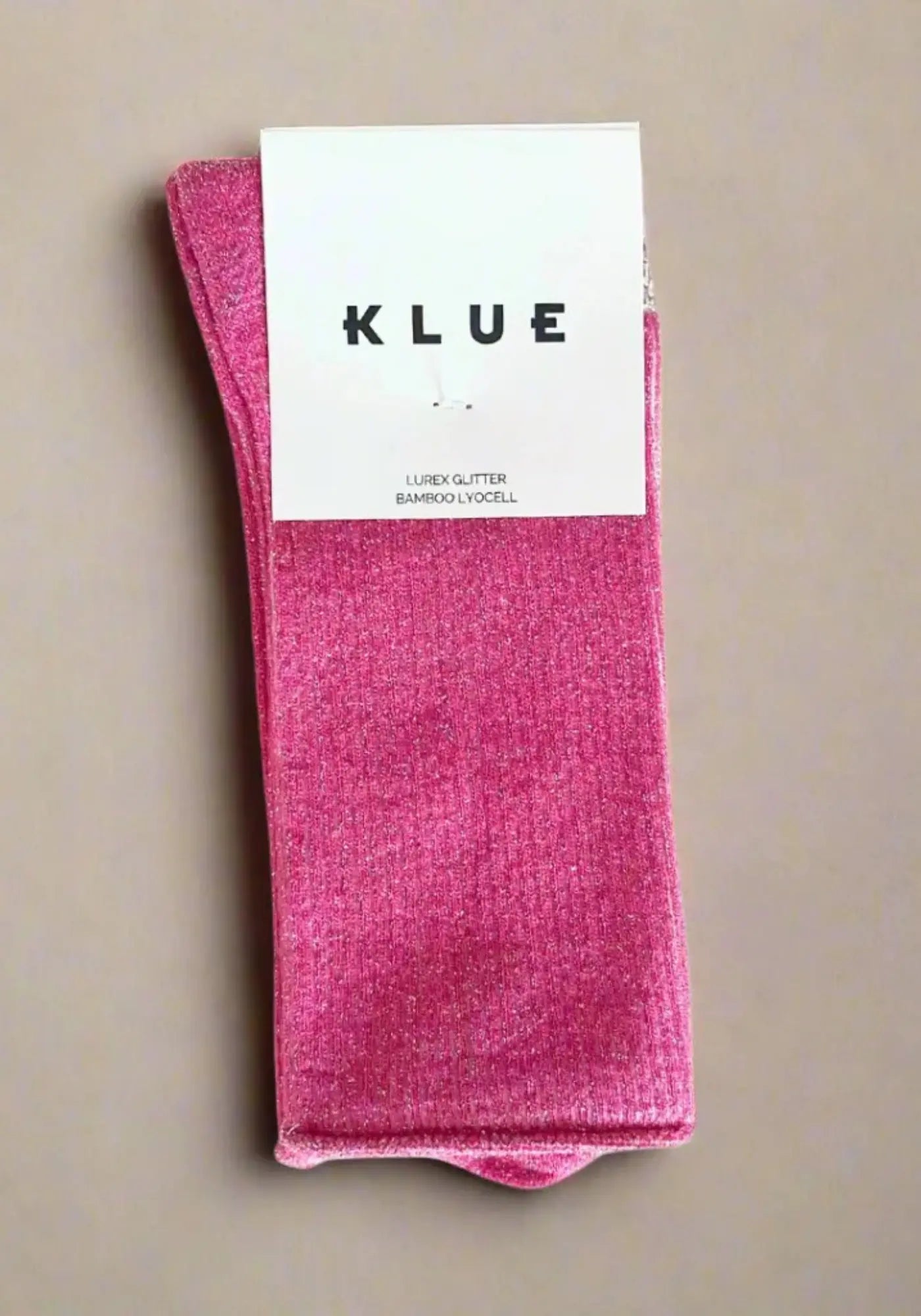 Les chaussettes lurex fuchsia de chez Klue