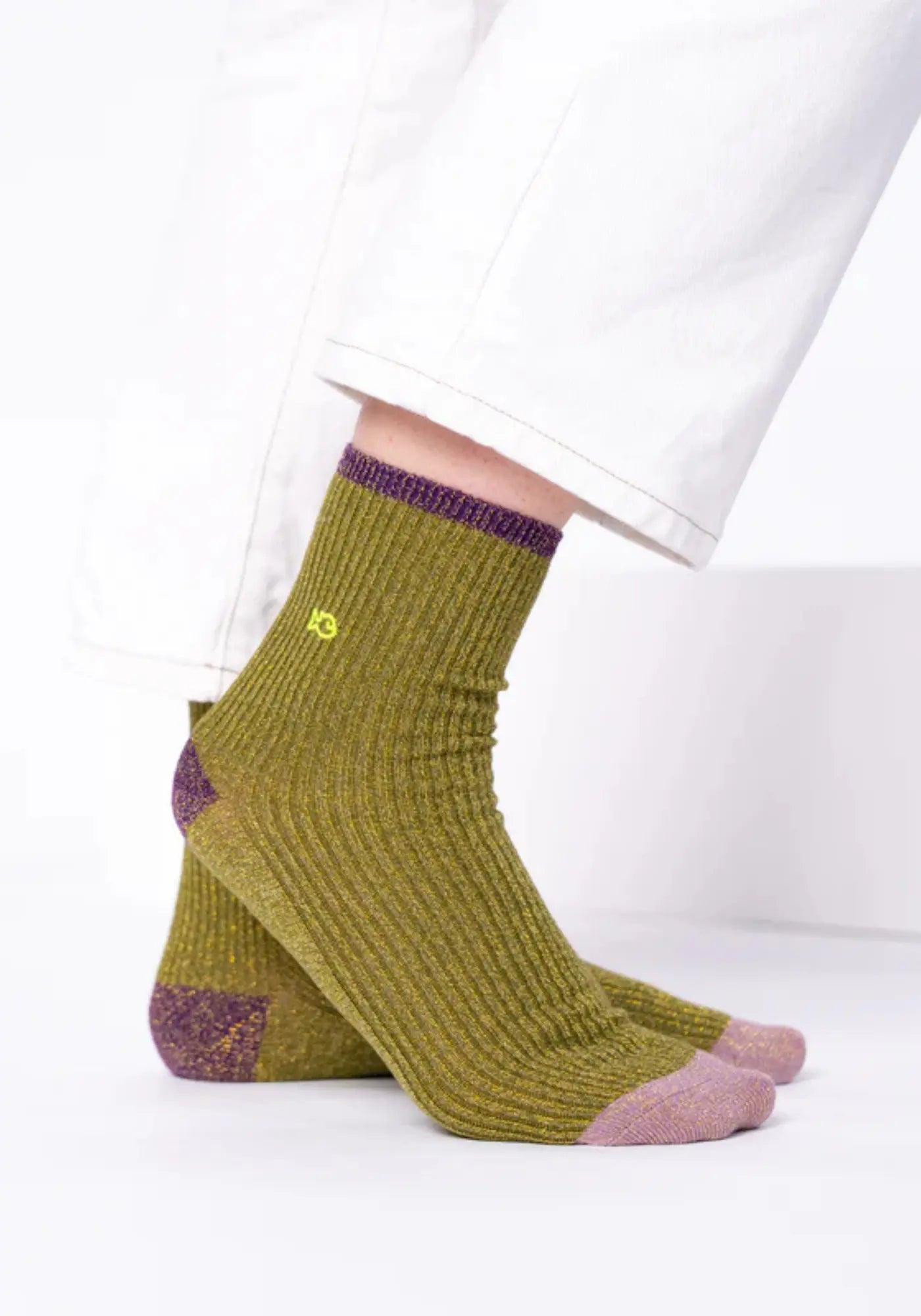 La porte les chaussettes vintage pailletées olive de chez Billybelt 