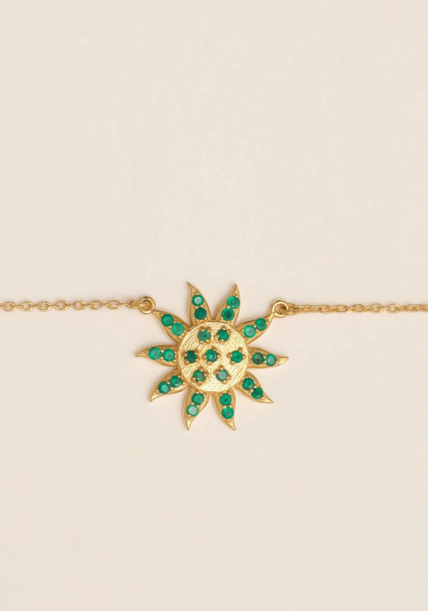 Le collier Mini Sun onyx vert pour femme de chez Ucciani