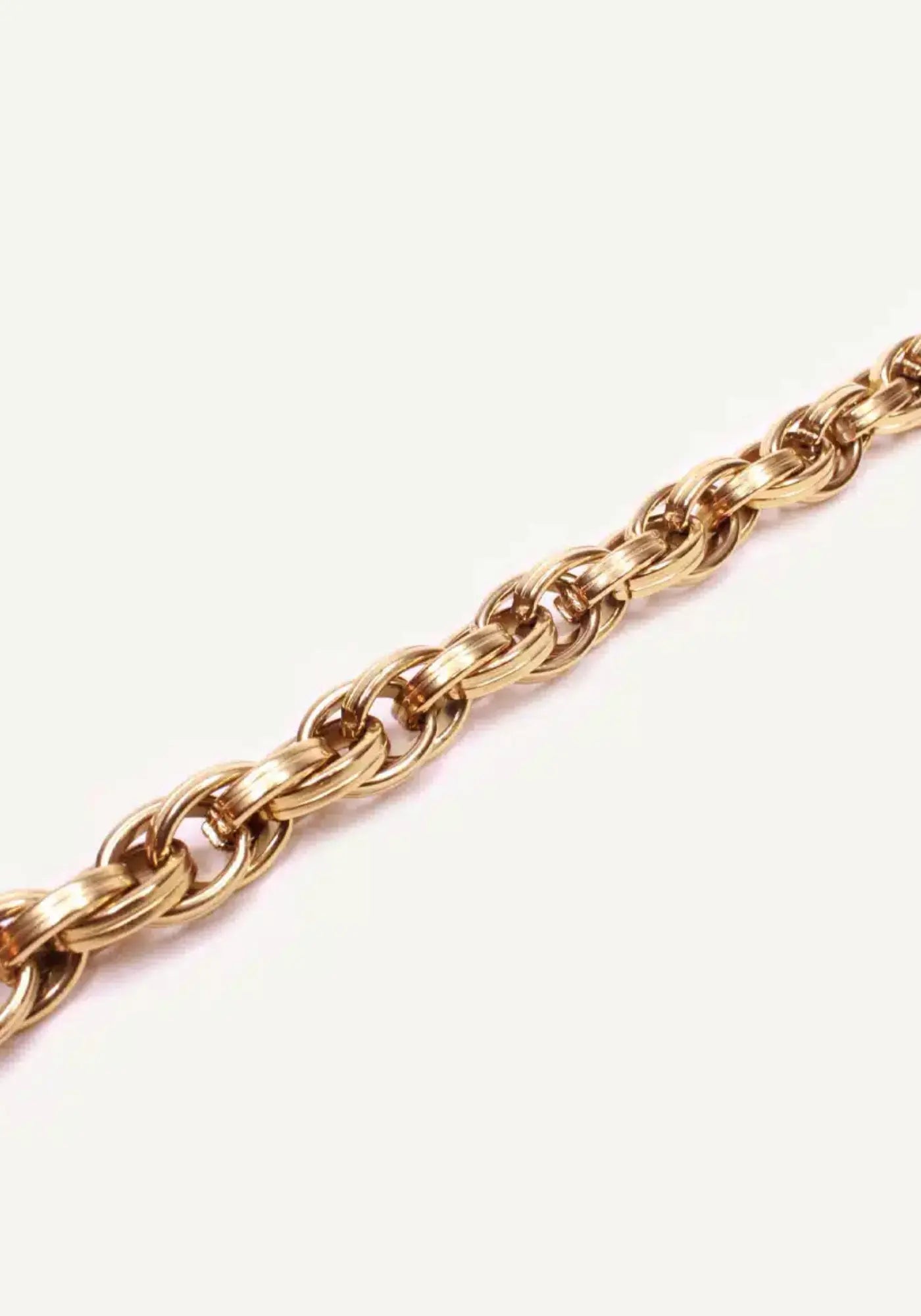 Zoom sur le collier Rachel de chez Caprice Paris