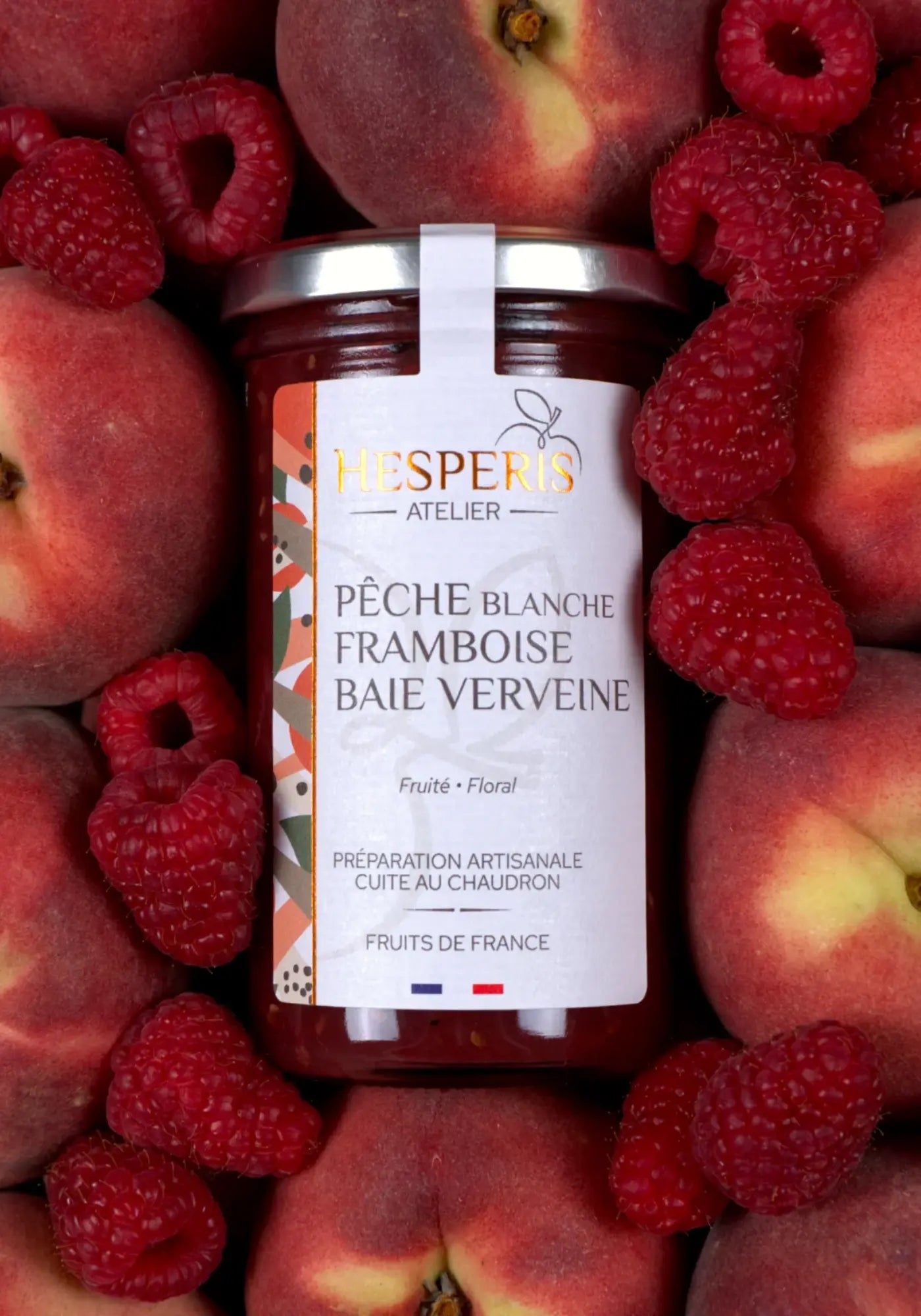 La confiture pêche blanche framboise baie verveine de chez Atelier Hesperis
