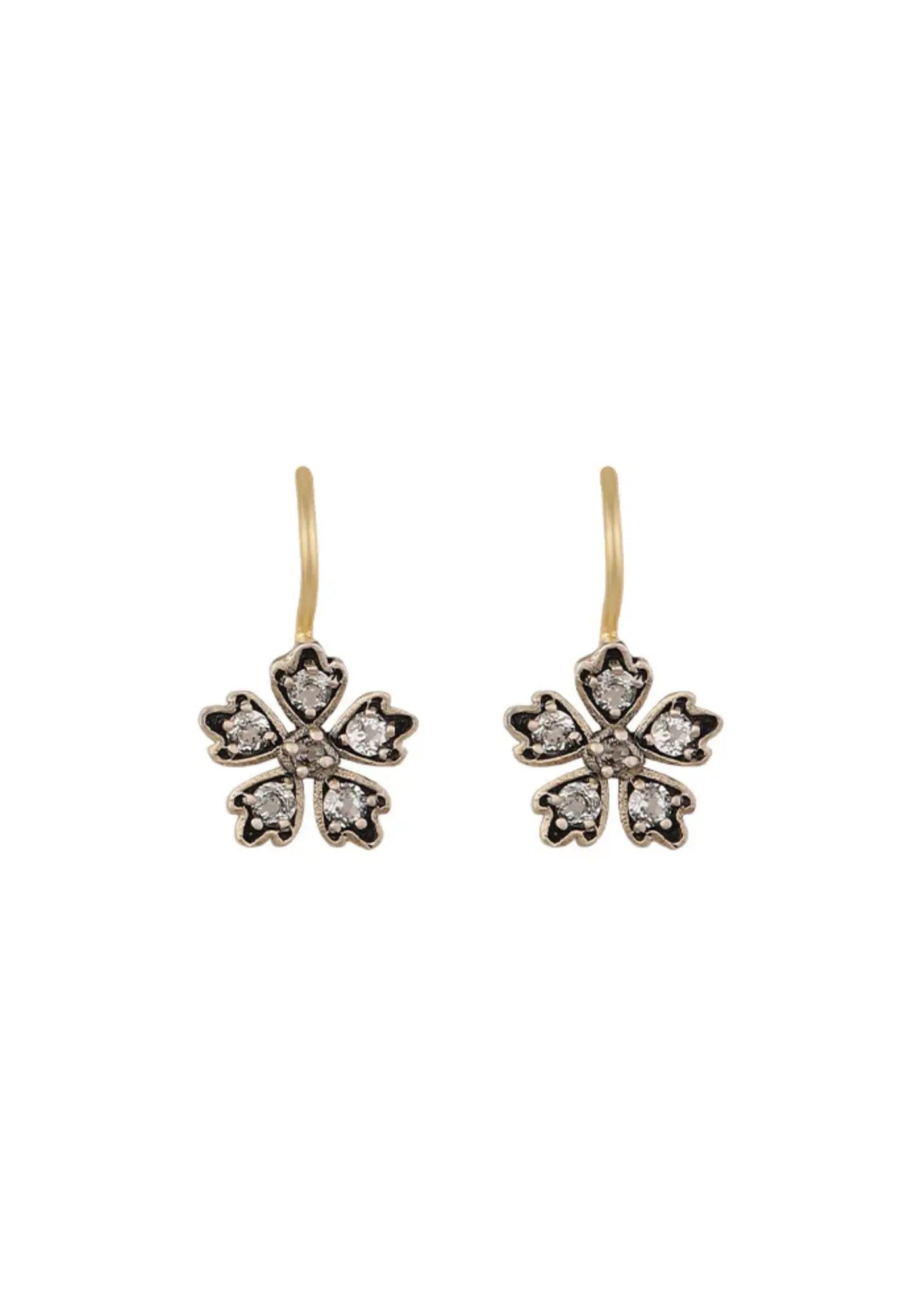 Les boucles d'oreilles Daisy de chez Dorothée Sausset