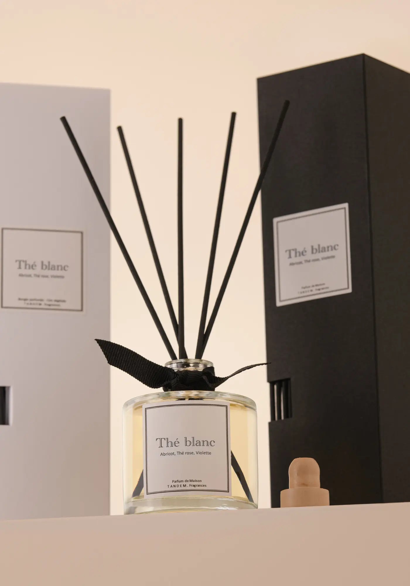 Le diffuseur à batonnets 100ml the blanc de chez Tandem Fragrances