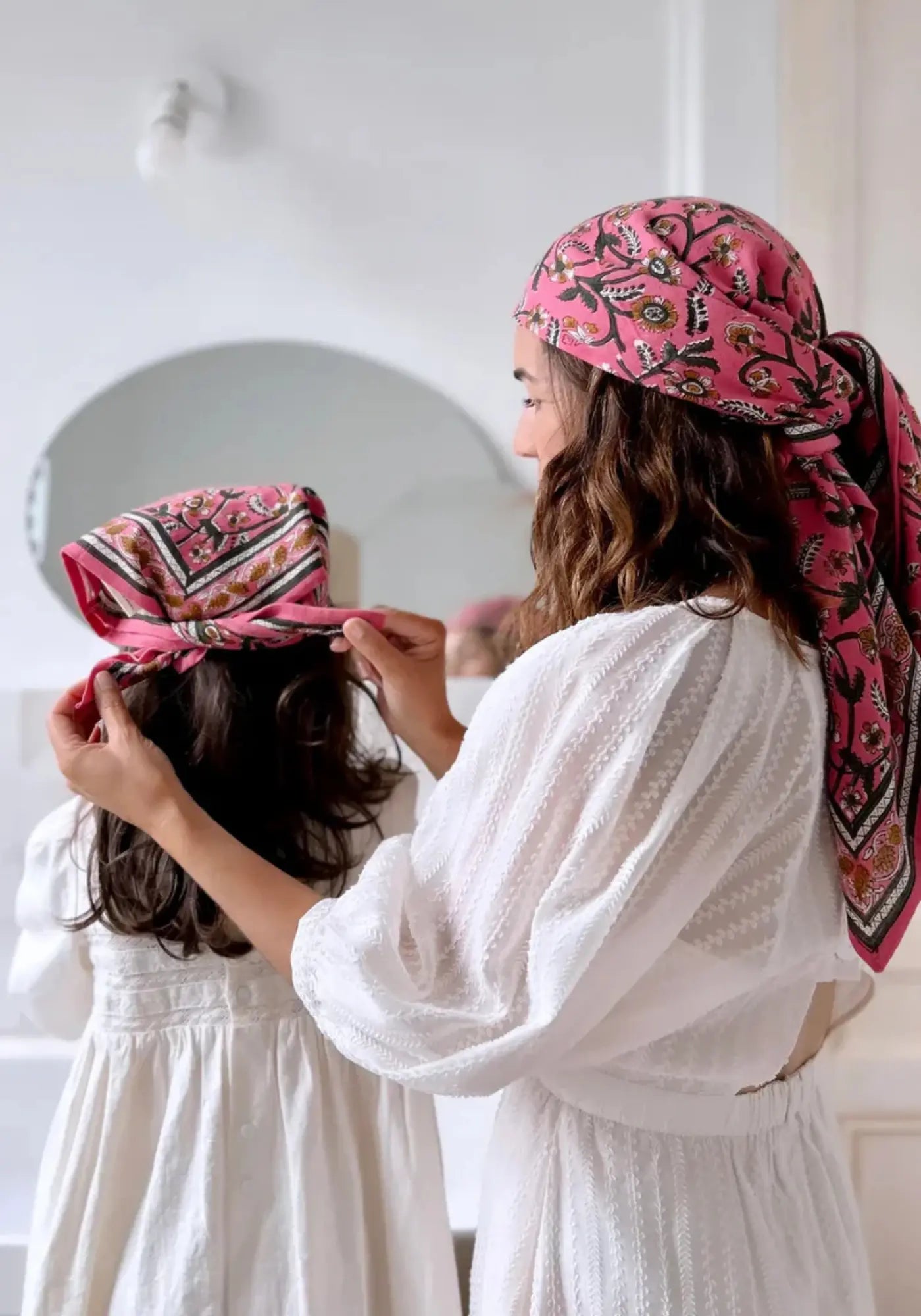 Le foulard delhi kids 50cm cerise de chez So Family