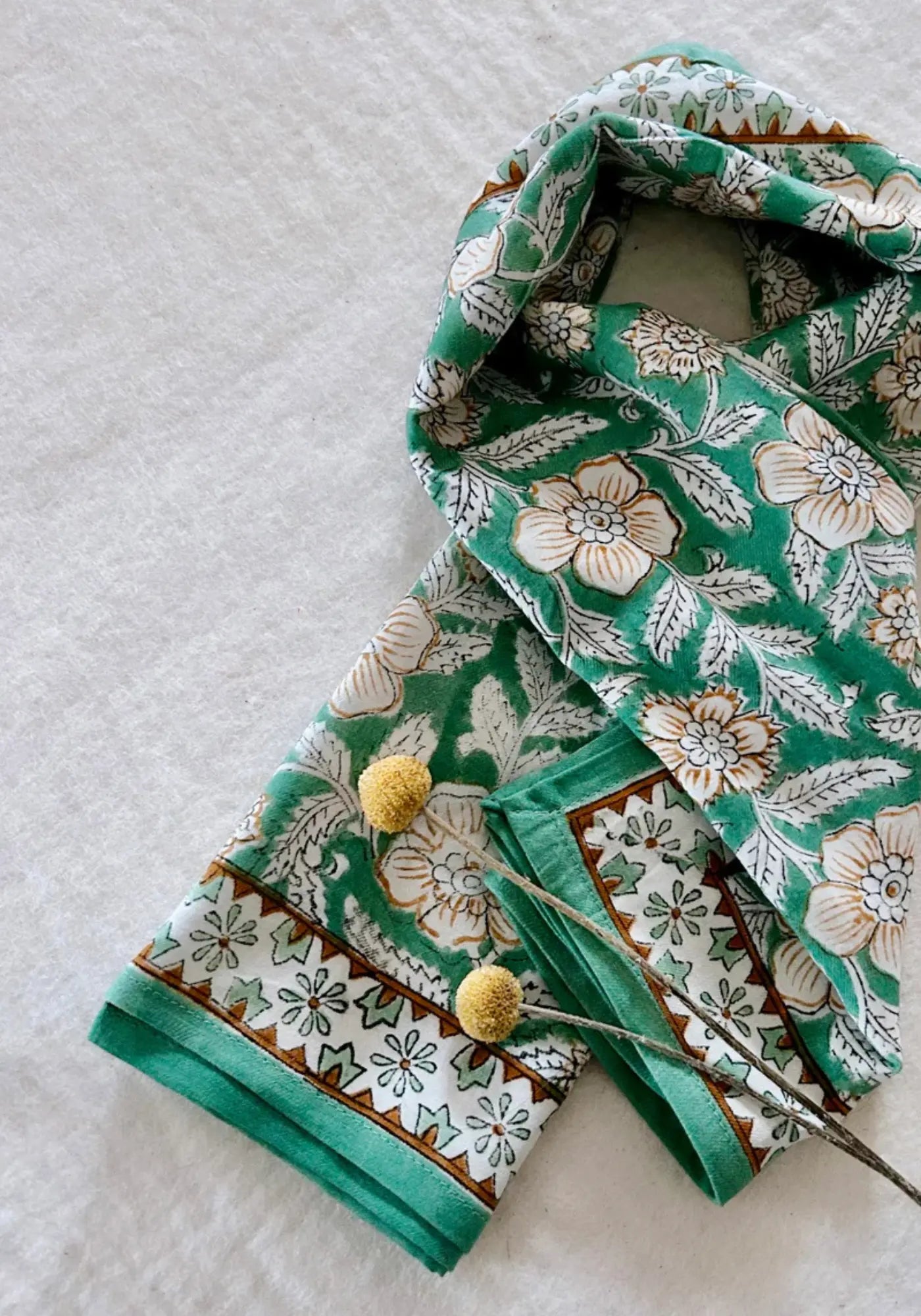 Le foulard delhi mum 100cm jade de chez So Family