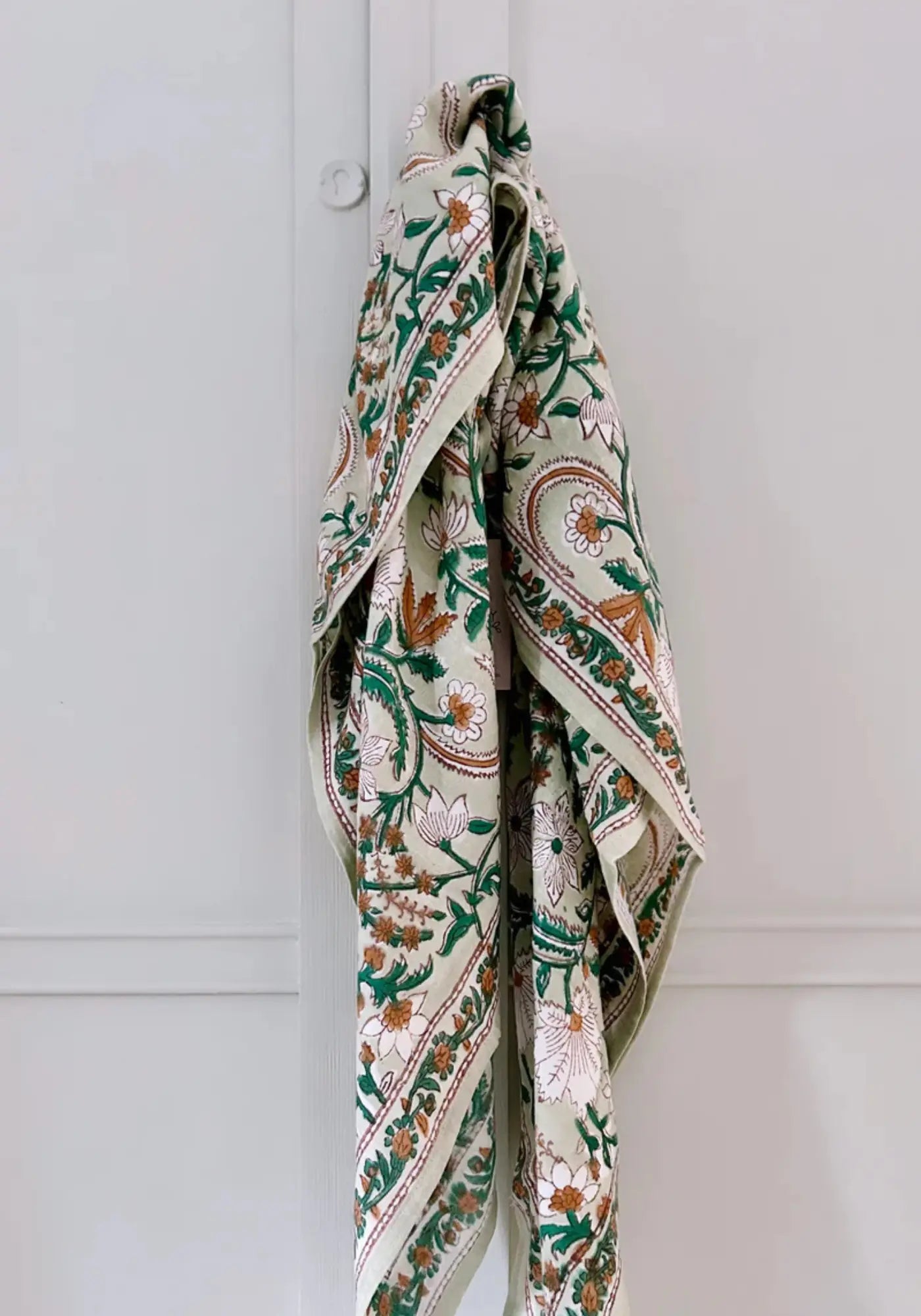 Le foulard delhi mum 100cm tilleul de chez So Family