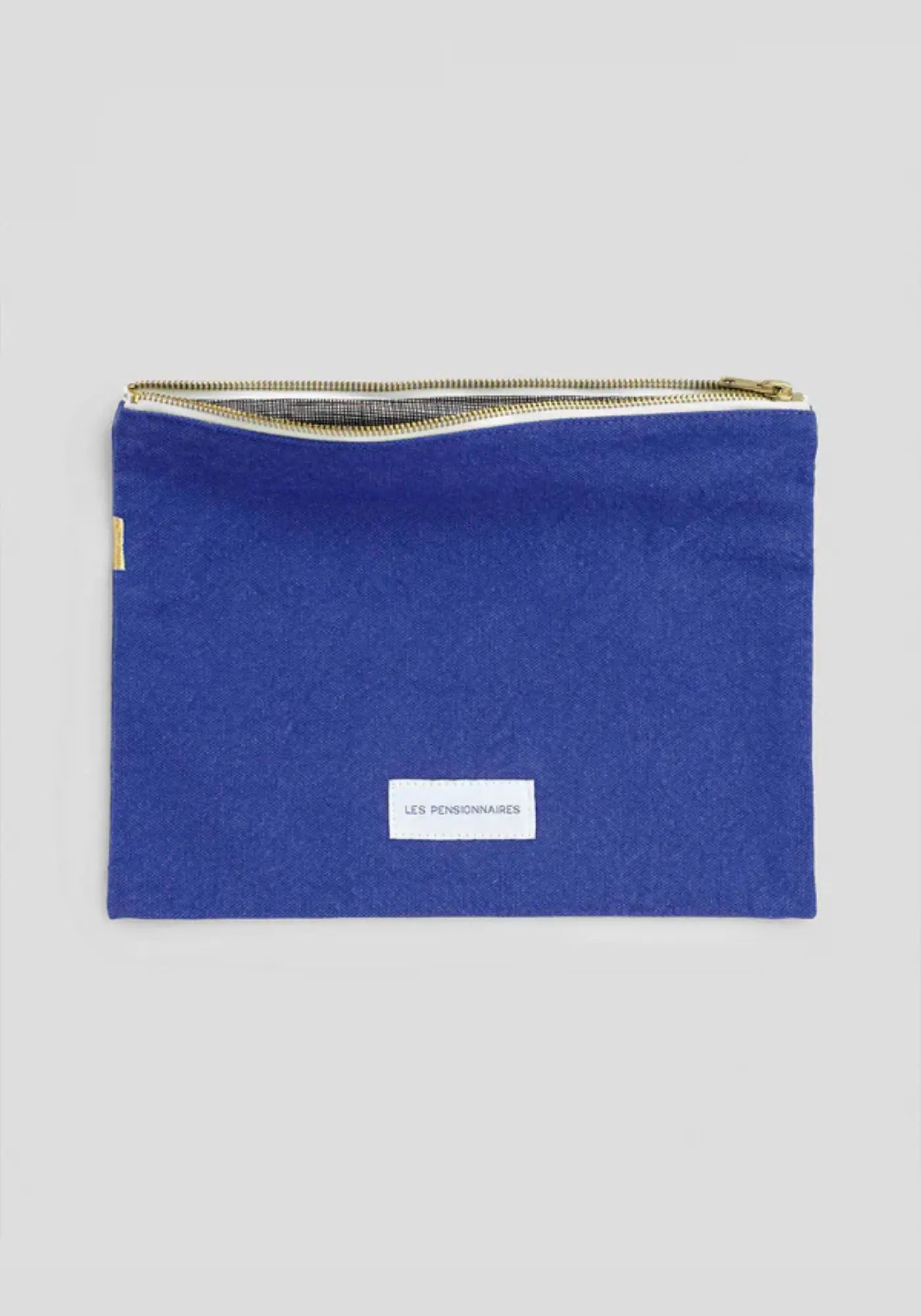 La grande pochette bleu outremer de chez Les Pensionnaires