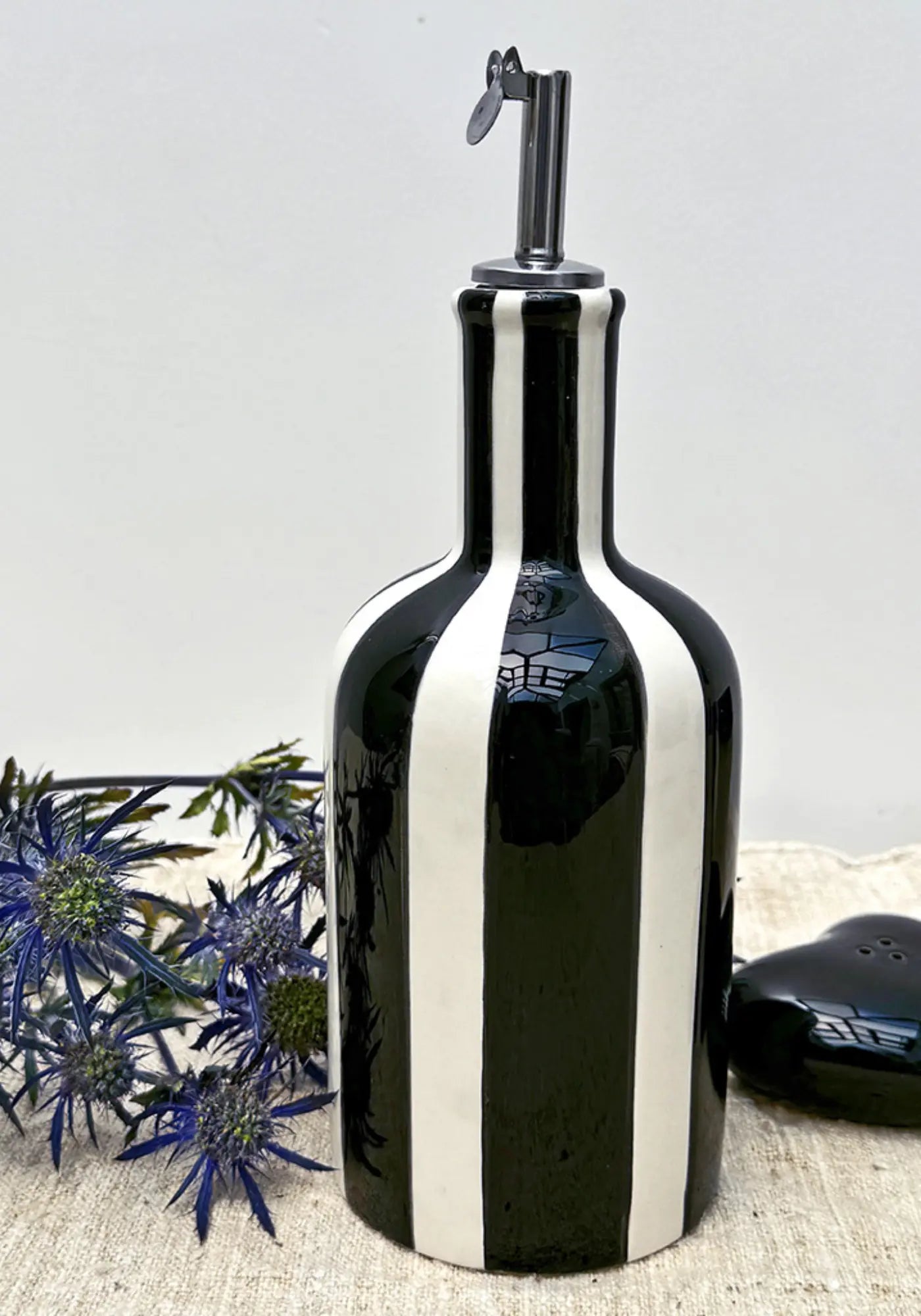Le huilier rayures noir de chez Opjet