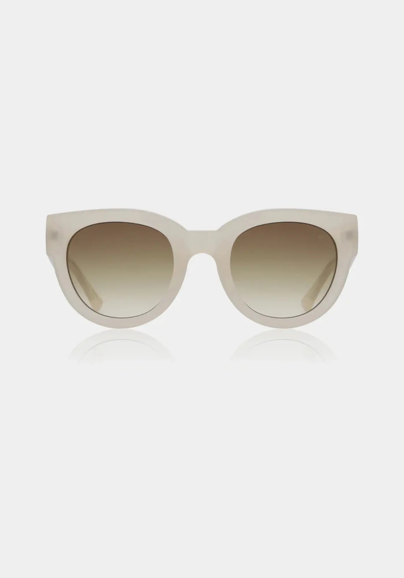 Les lunettes de soleil Lilly cream bone de chez A.kjaerbede