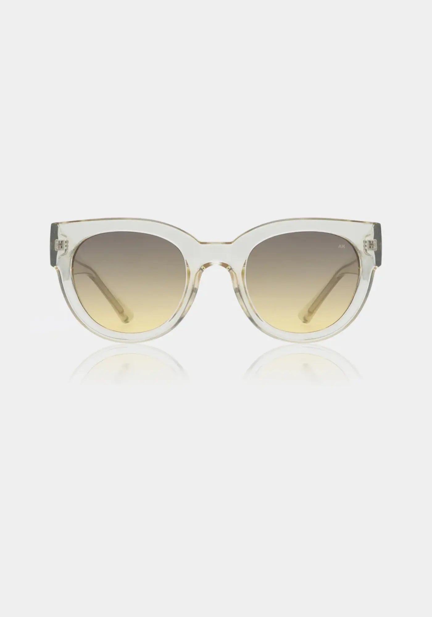 Les lunettes de soleil Lilly écru transparent de chez A.kjaerbede